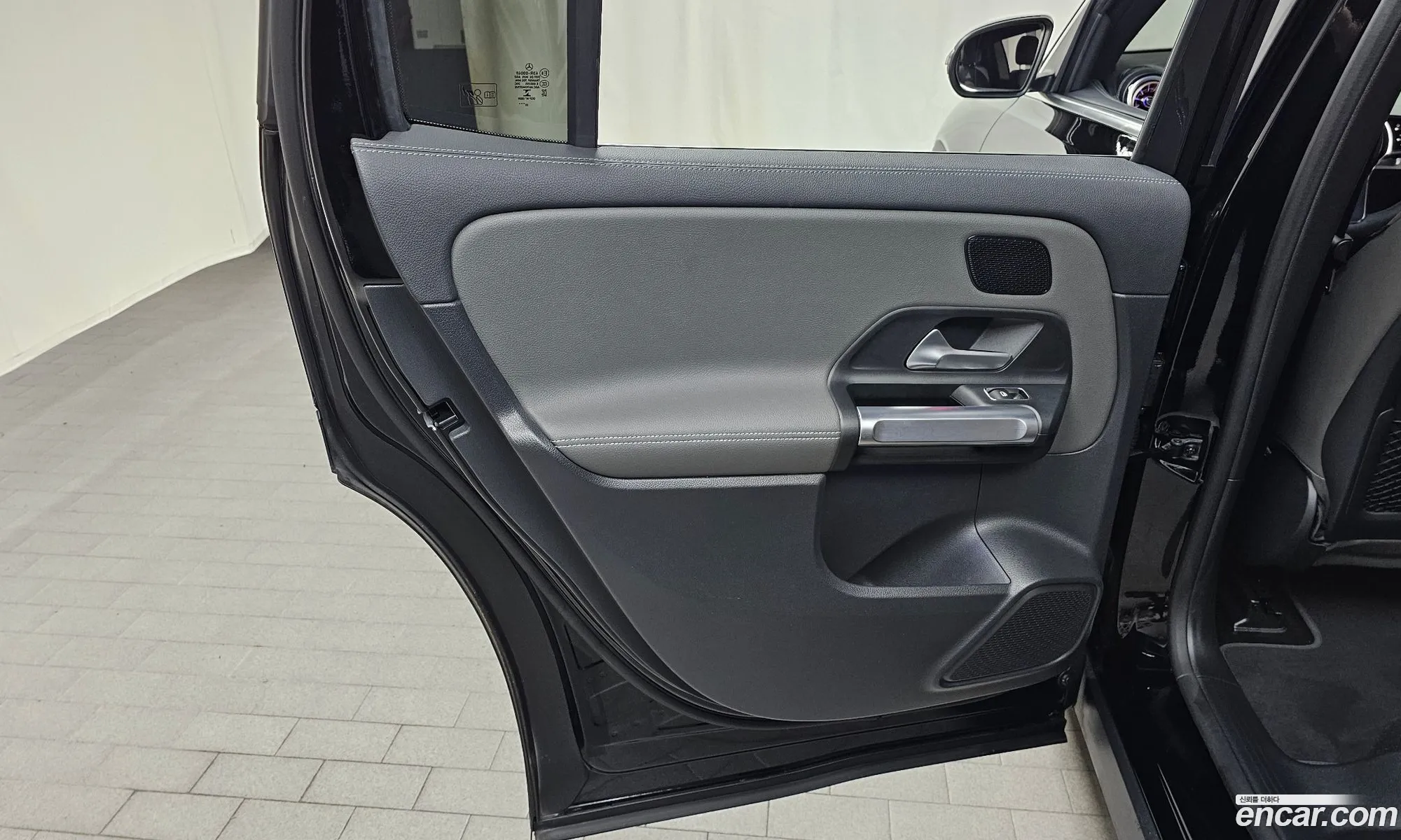 Mercedes-Benz EQB X243 2023 — 7