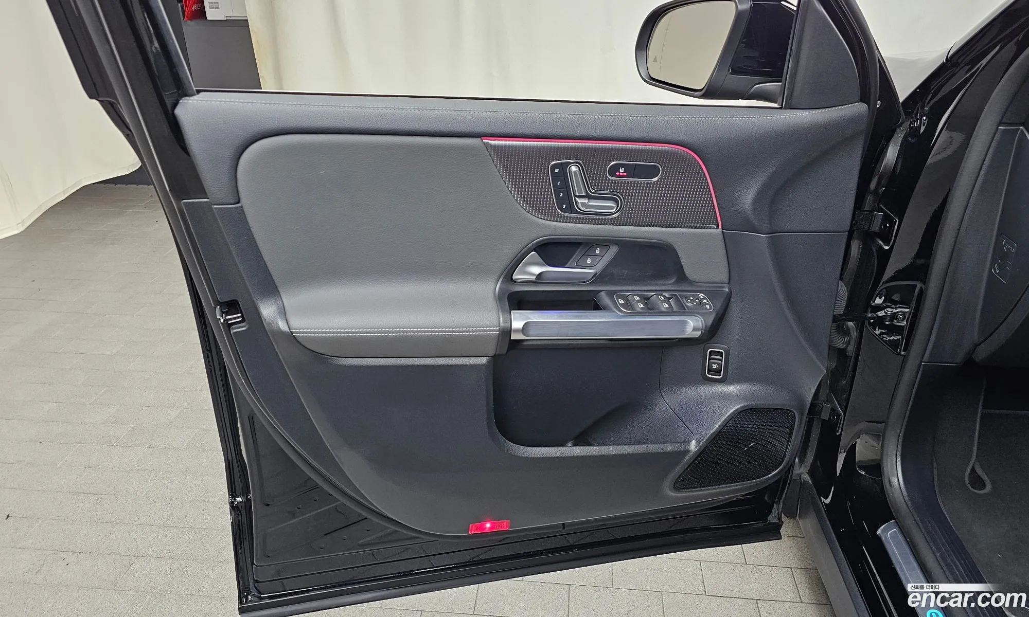 Mercedes-Benz EQB X243 2023 — 14