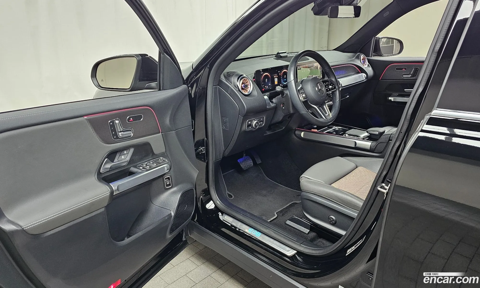 Mercedes-Benz EQB X243 2023 — 22