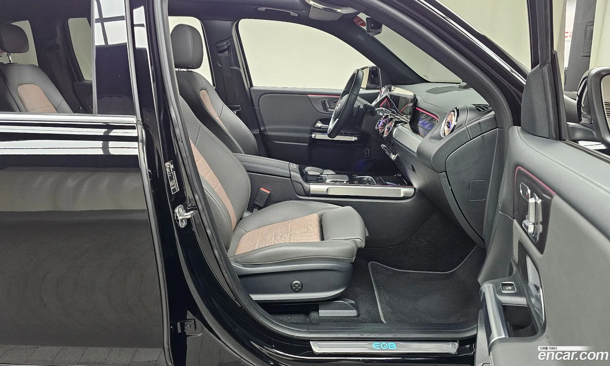 Mercedes-Benz EQB X243 2023 — 28