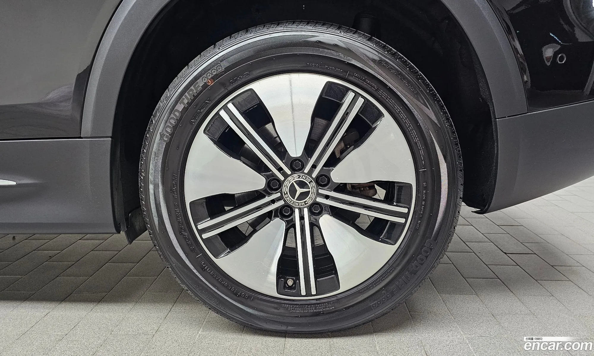 Mercedes-Benz EQB X243 2023 — 13