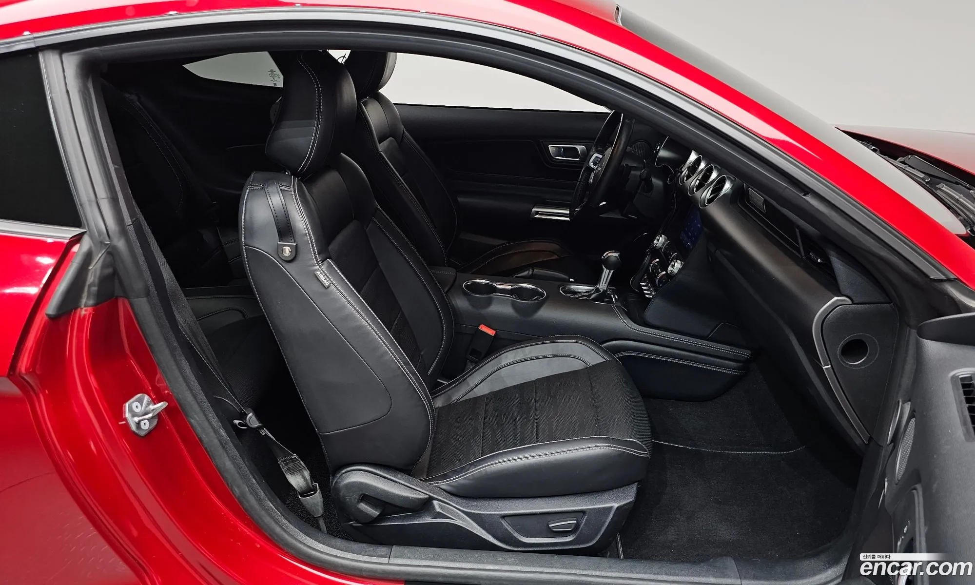 Ford Mustang 2022 — 13