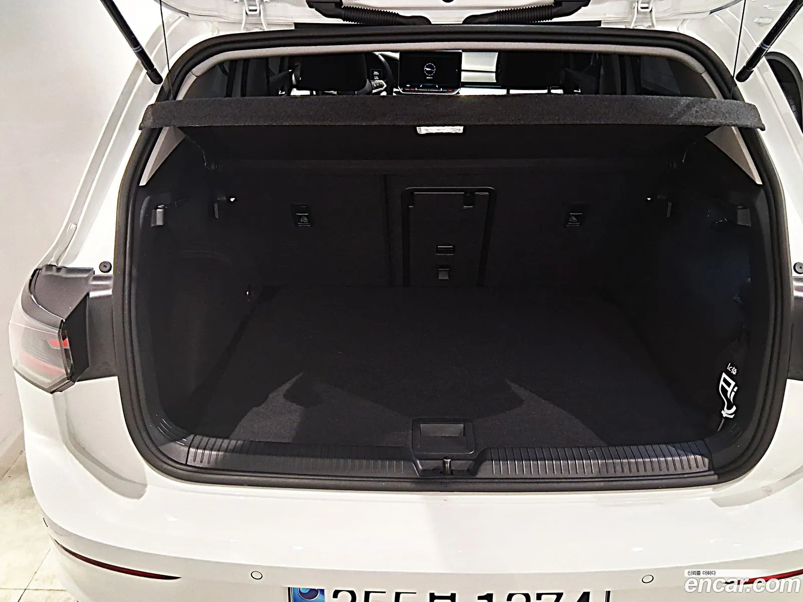 Volkswagen Golf 8th Gen 2025 — 2