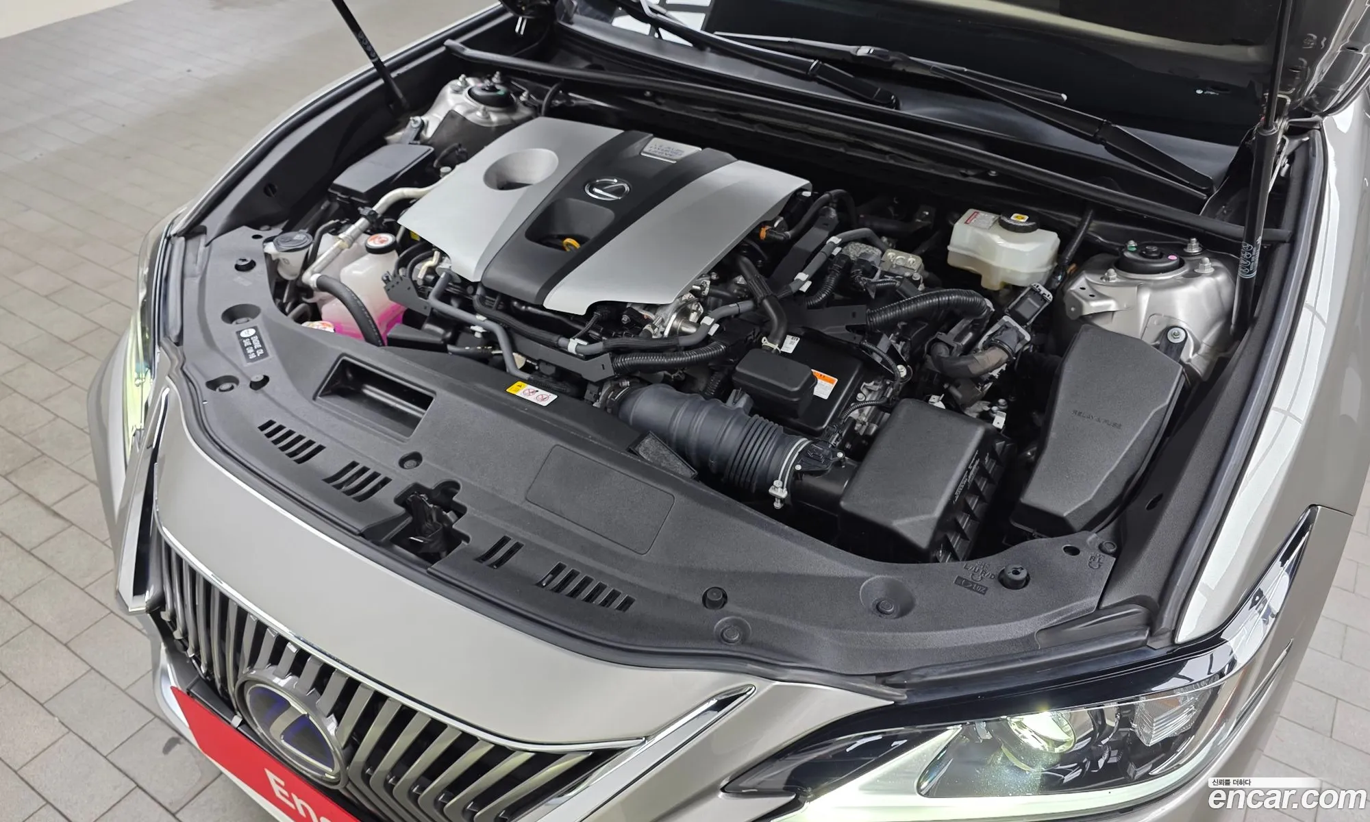 Lexus ES300h 7th Gen 2021 JTHBA1C16M2005793 — 13
