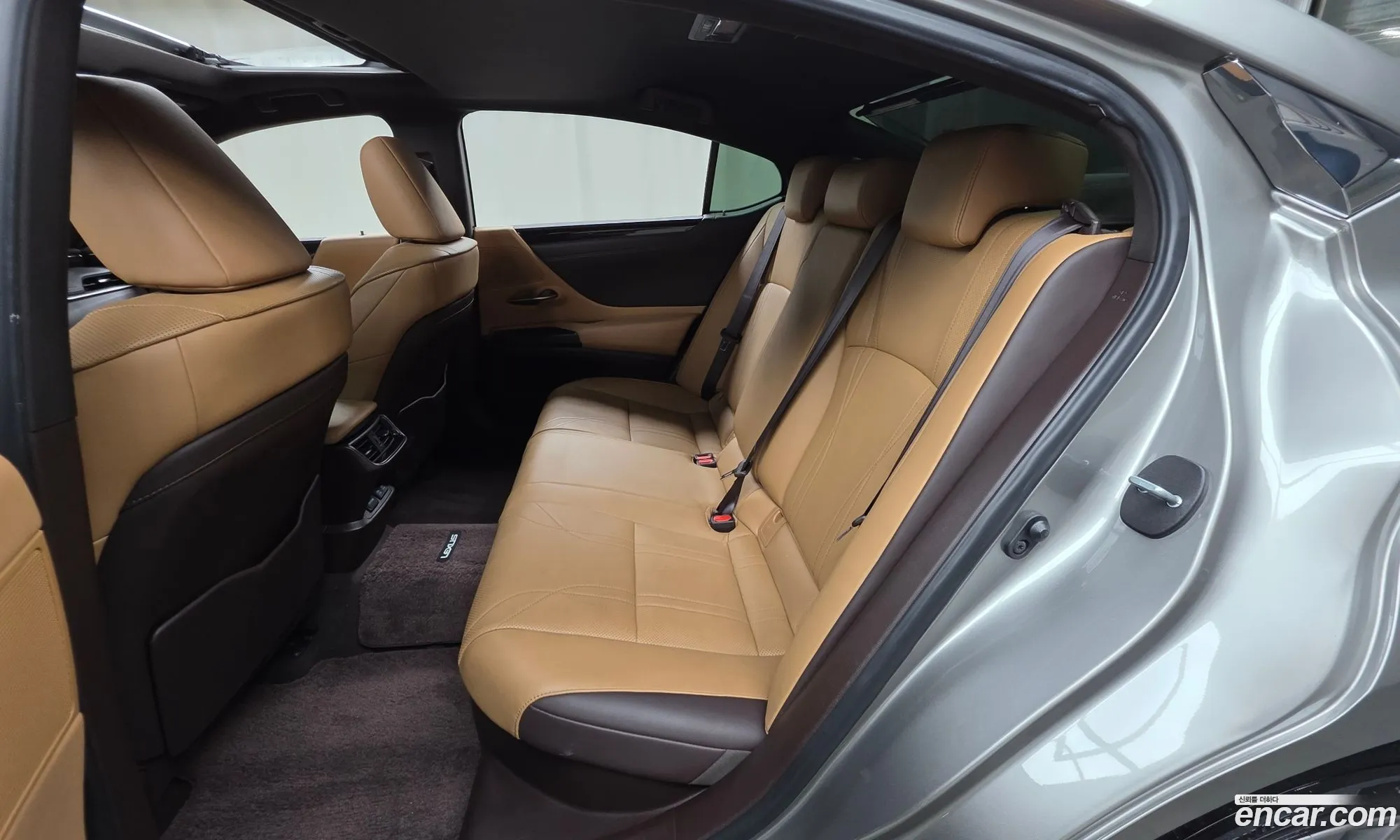 Lexus ES300h 7th Gen 2021 JTHBA1C16M2005793 — 4