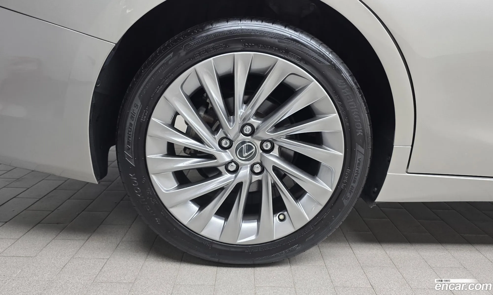 Lexus ES300h 7th Gen 2021 JTHBA1C16M2005793 — 11