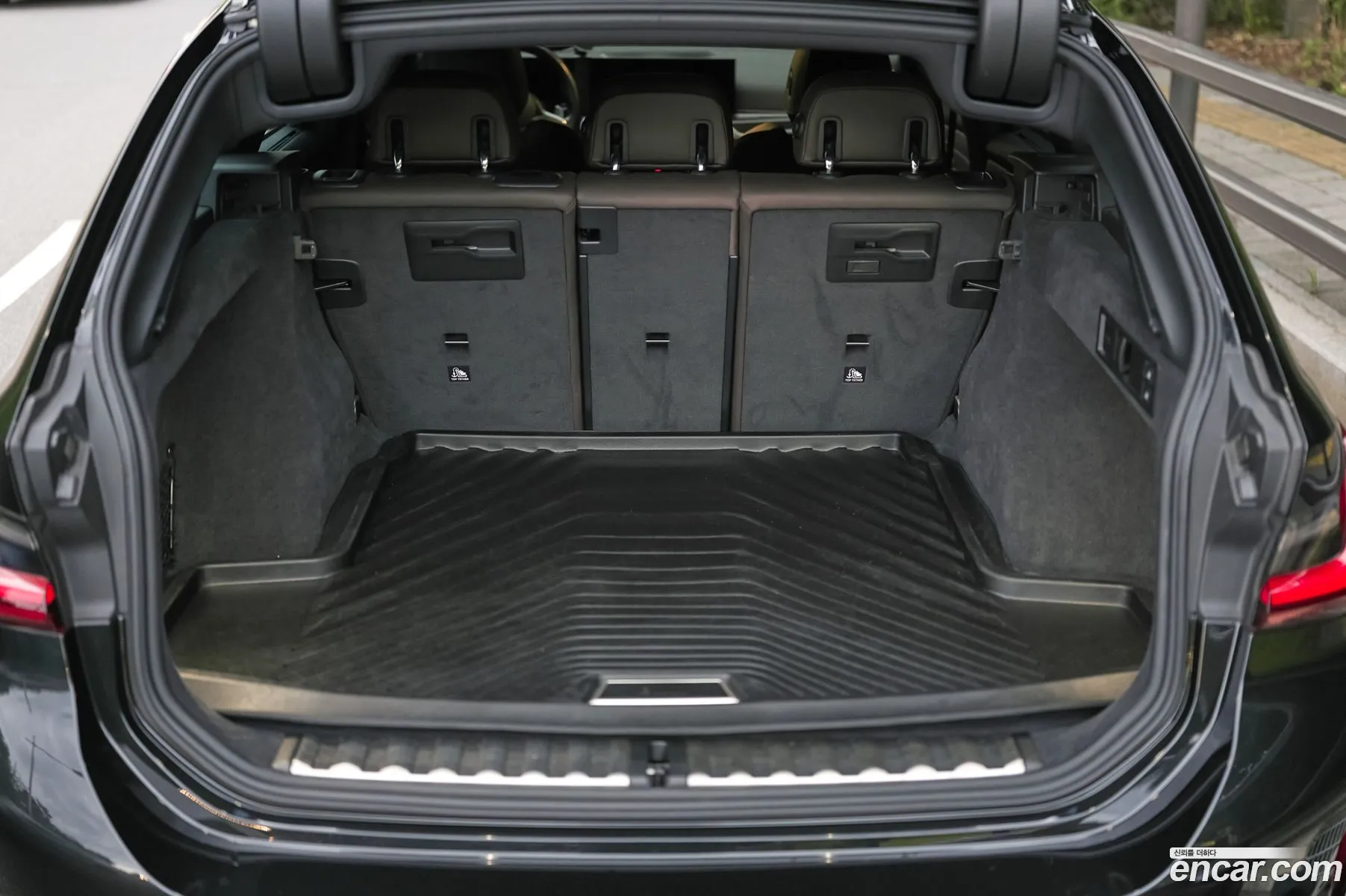 BMW 3 Series 2023 — 10