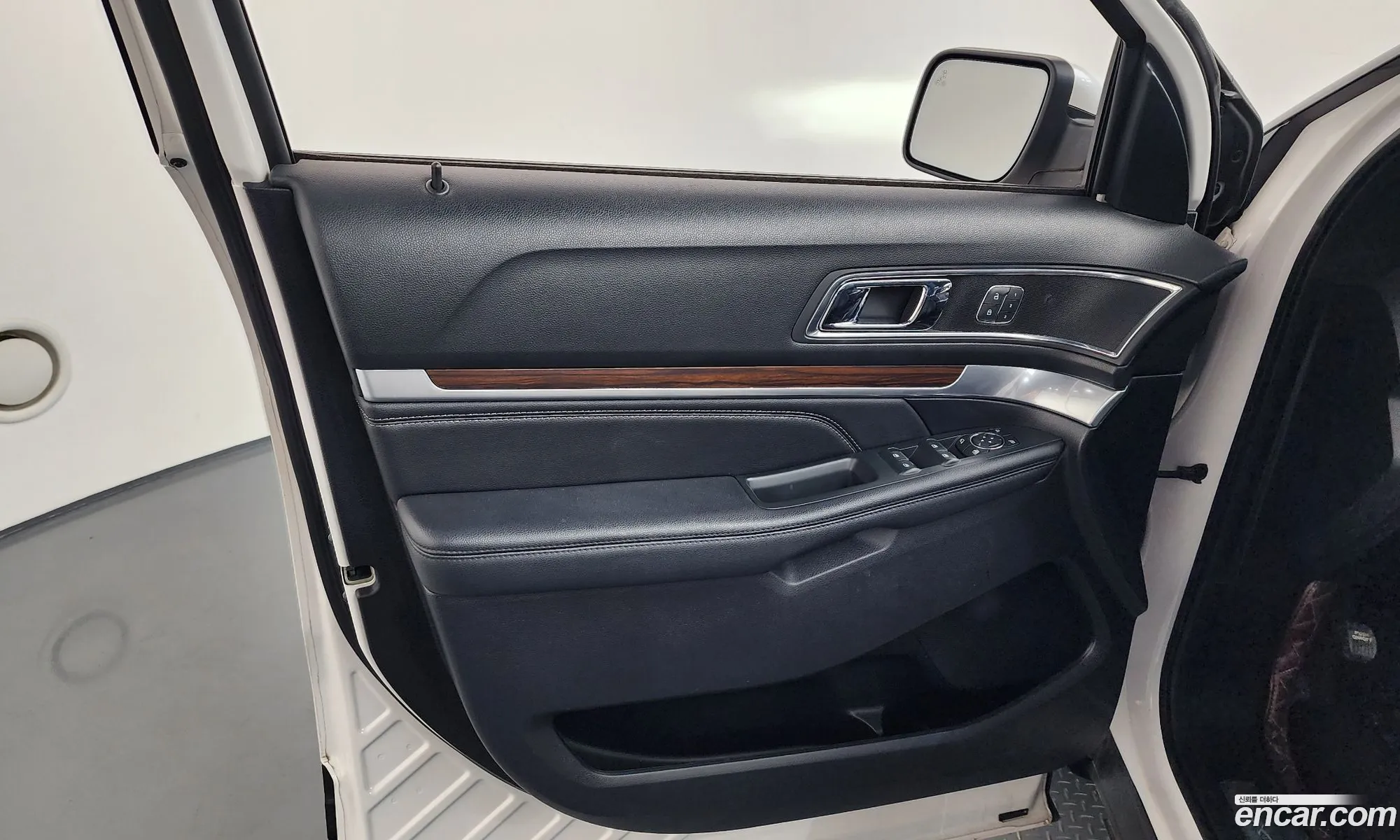 Ford Explorer 2019 — 24