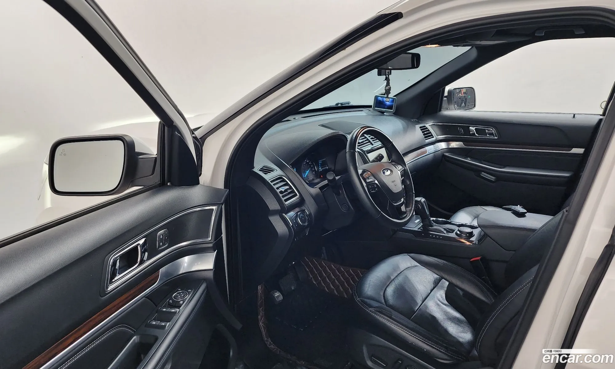 Ford Explorer 2019 — 3