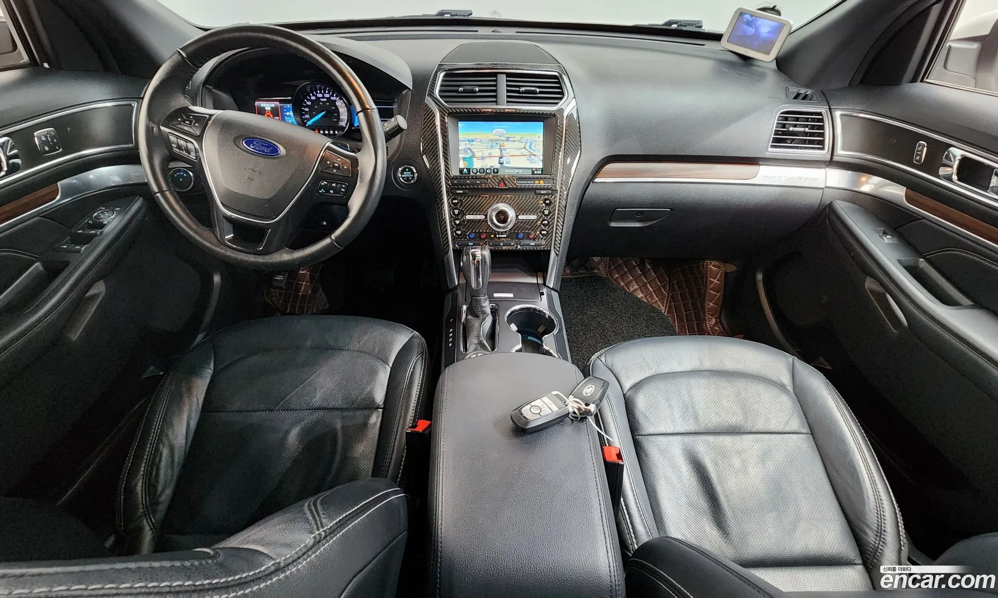 Ford Explorer 2019 — 19