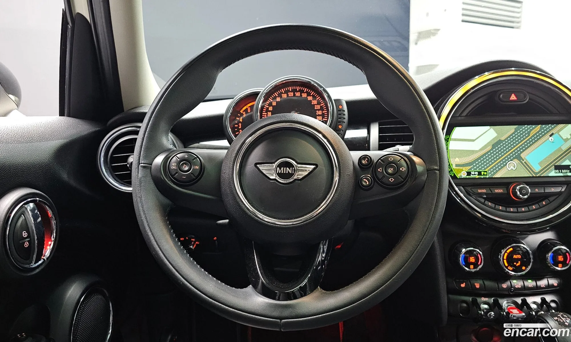 Mini Cooper D 2016 — 12