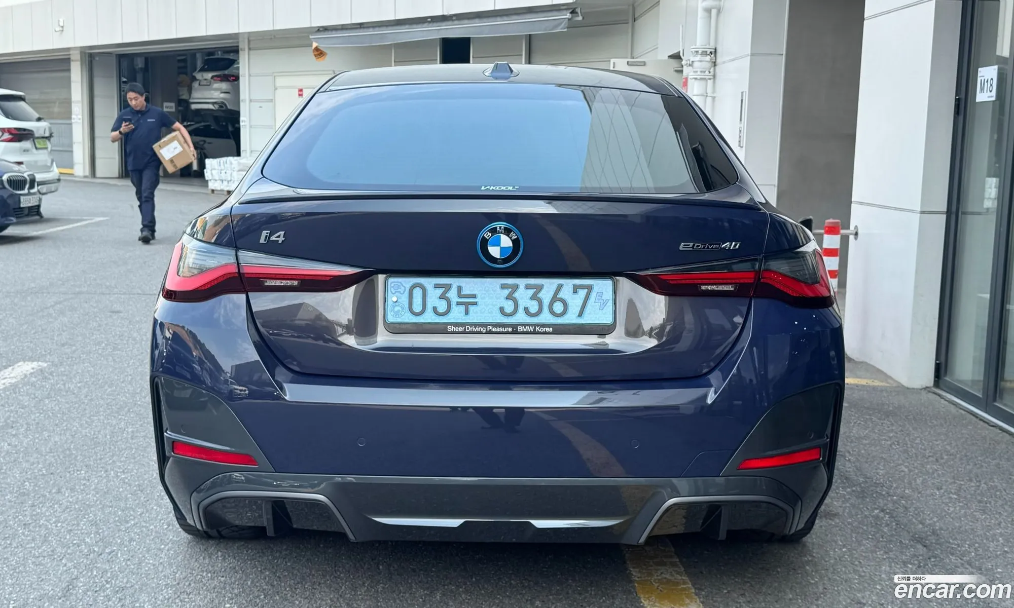 BMW i4 2023 — 14