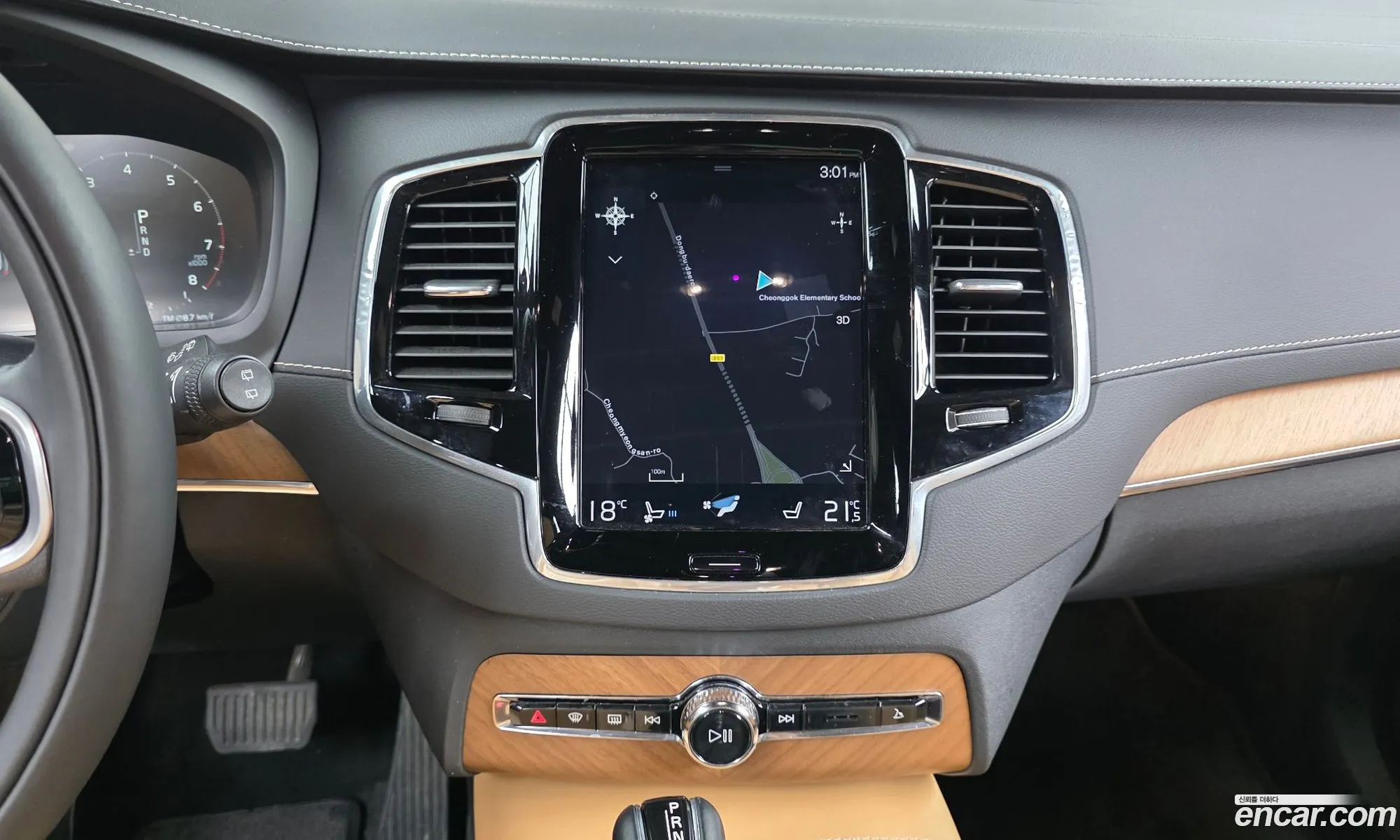 Volvo XC90 2019 YV1LFA22CK1512651 — 26