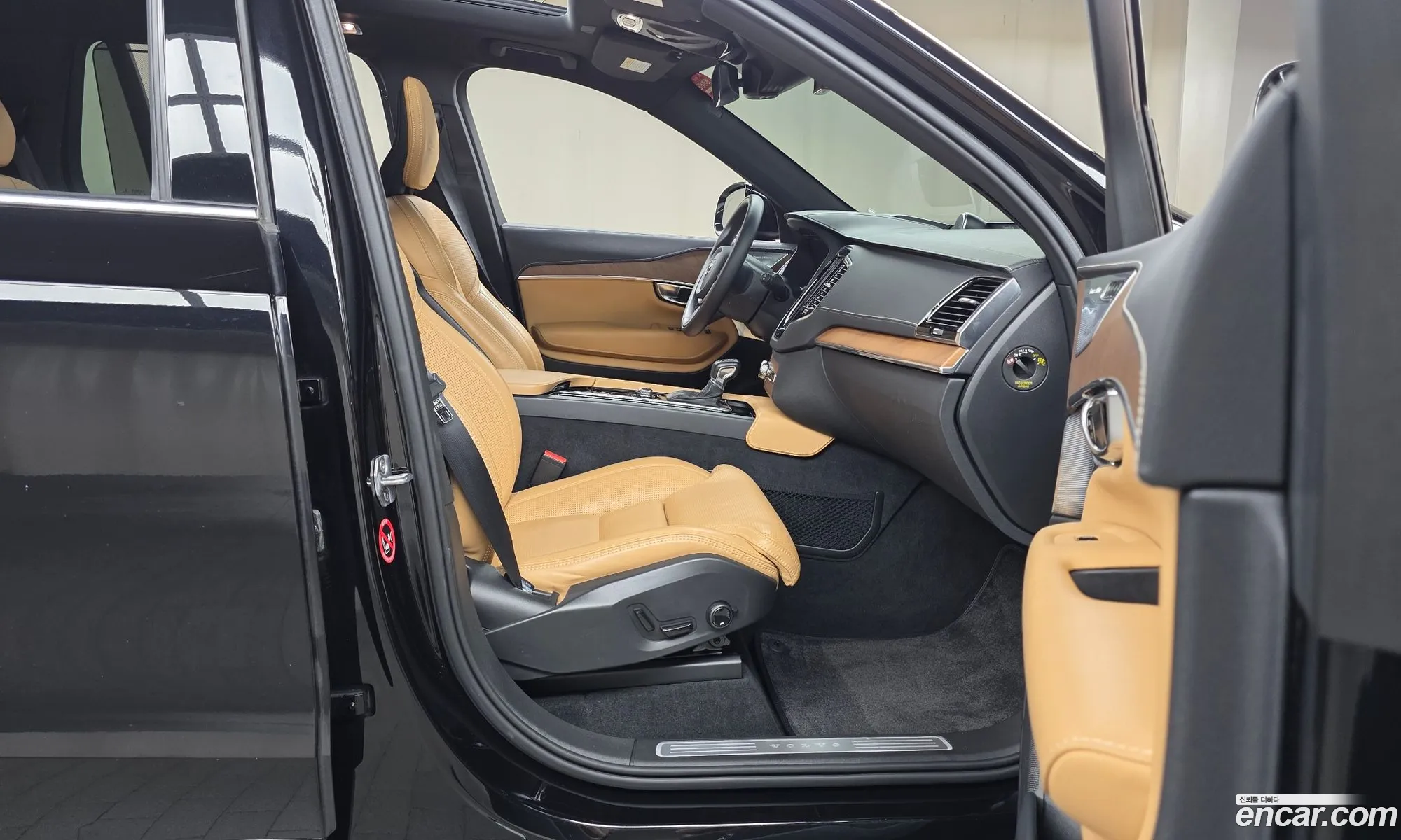 Volvo XC90 2019 YV1LFA22CK1512651 — 13