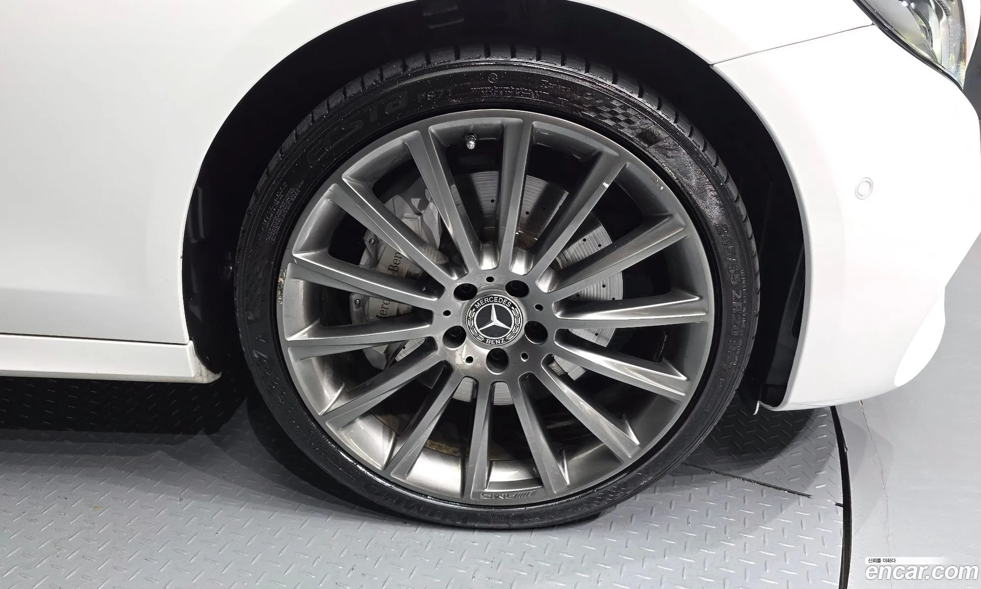 Mercedes-Benz E-Class W213 2019 WDDZF8GB2KA591141 — 29
