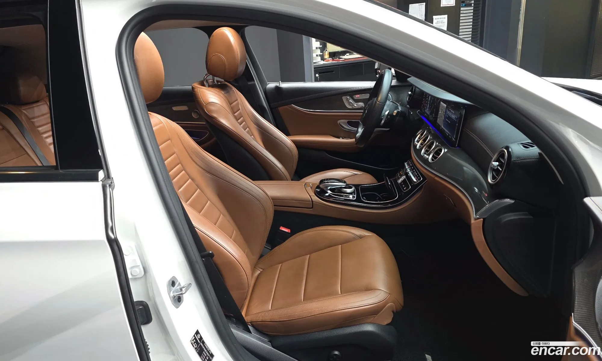 Mercedes-Benz E-Class W213 2019 WDDZF8GB2KA591141 — 27