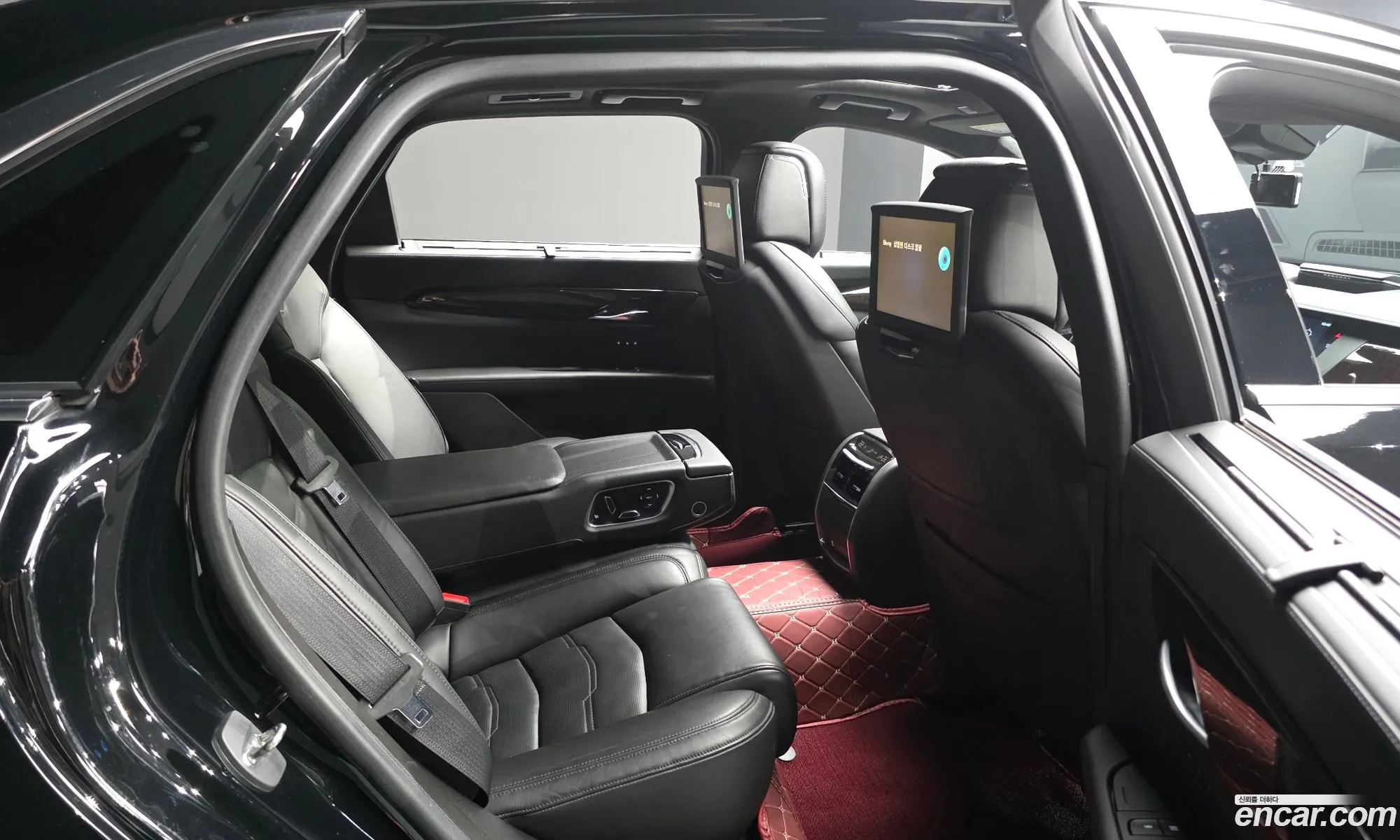 Cadillac CT6 2018 — 28