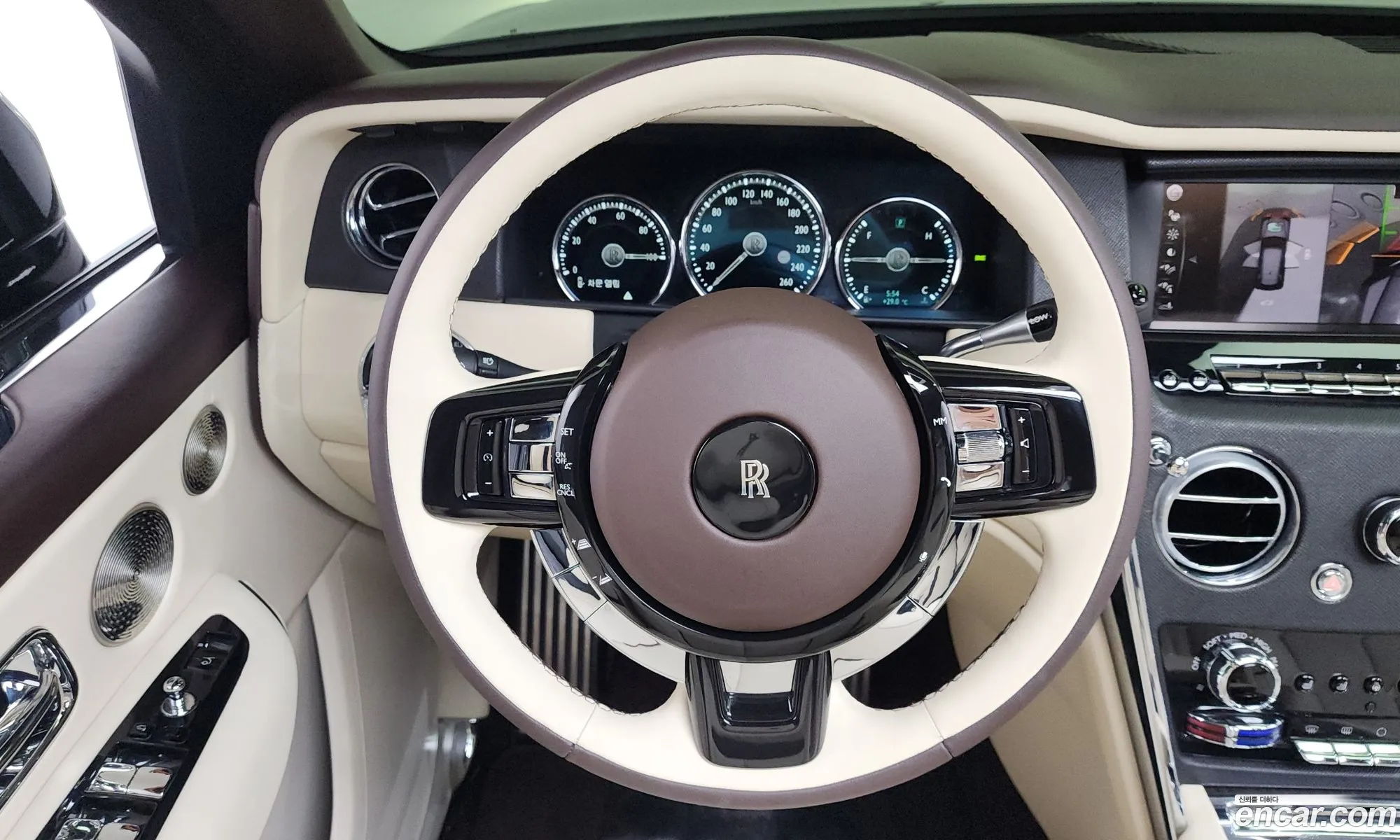 Rolls-Royce Cullinan 2019 SCA689X08KU110908 — 30
