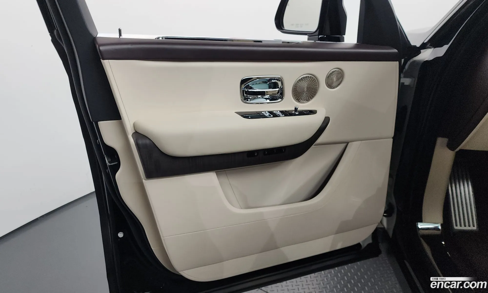 Rolls-Royce Cullinan 2019 SCA689X08KU110908 — 6
