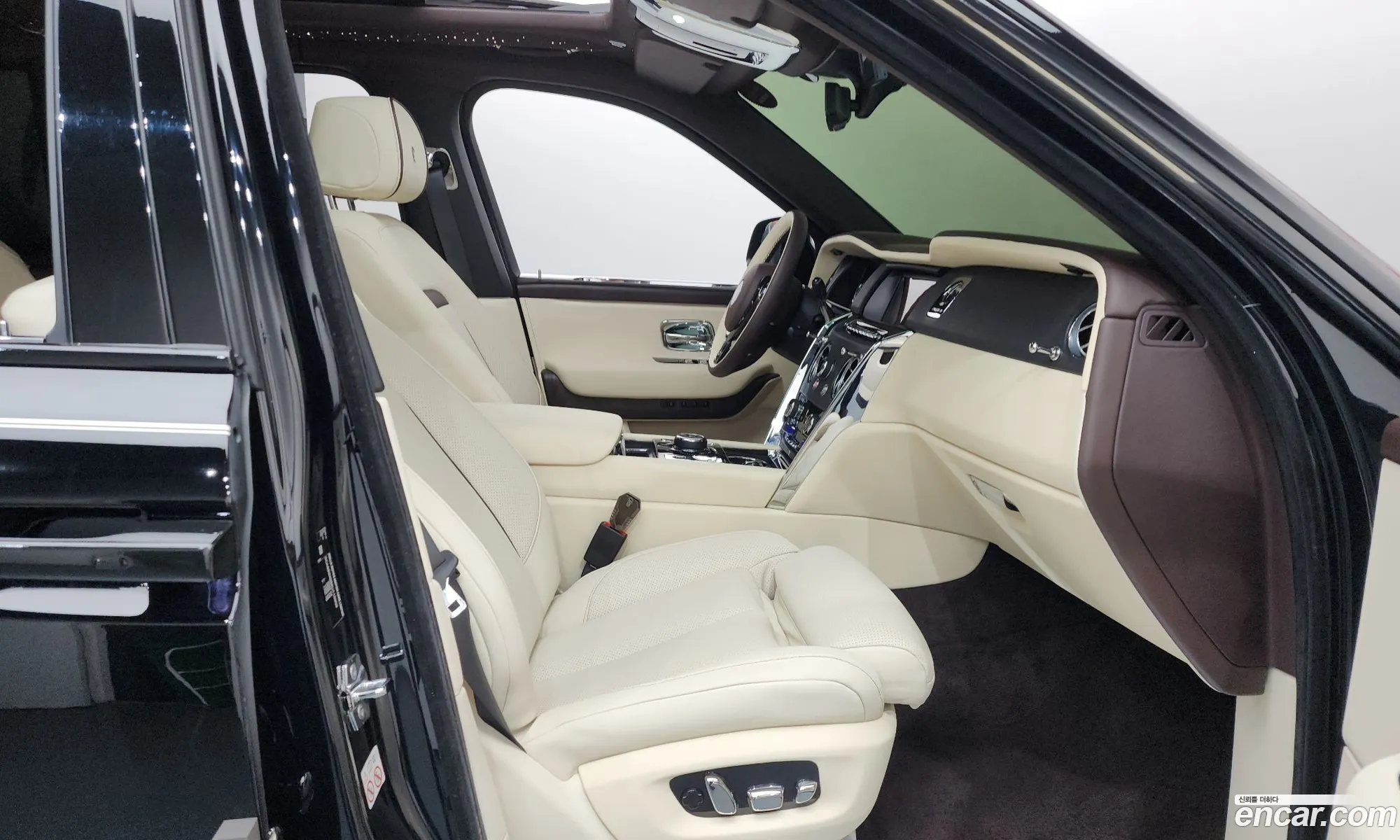 Rolls-Royce Cullinan 2019 SCA689X08KU110908 — 3