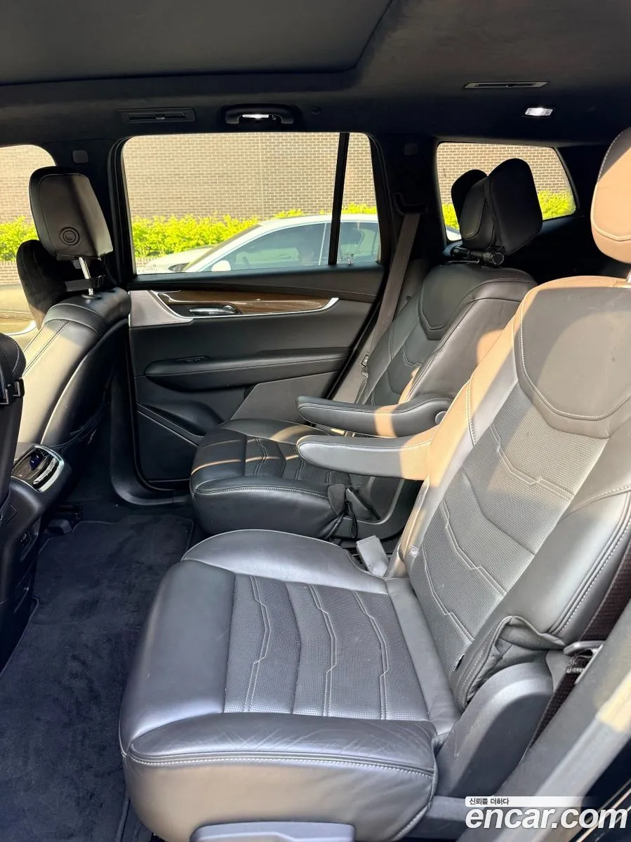Cadillac XT6