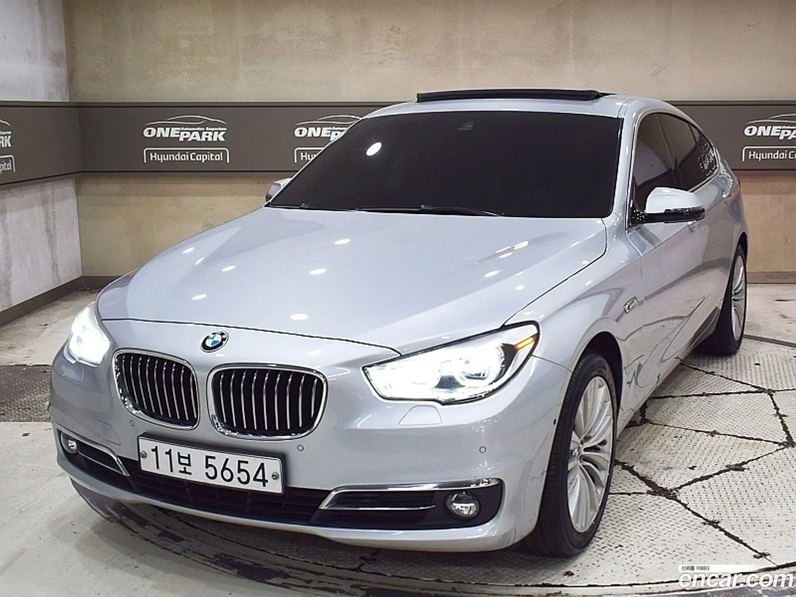BMW 5 Series GT 2015 — 16