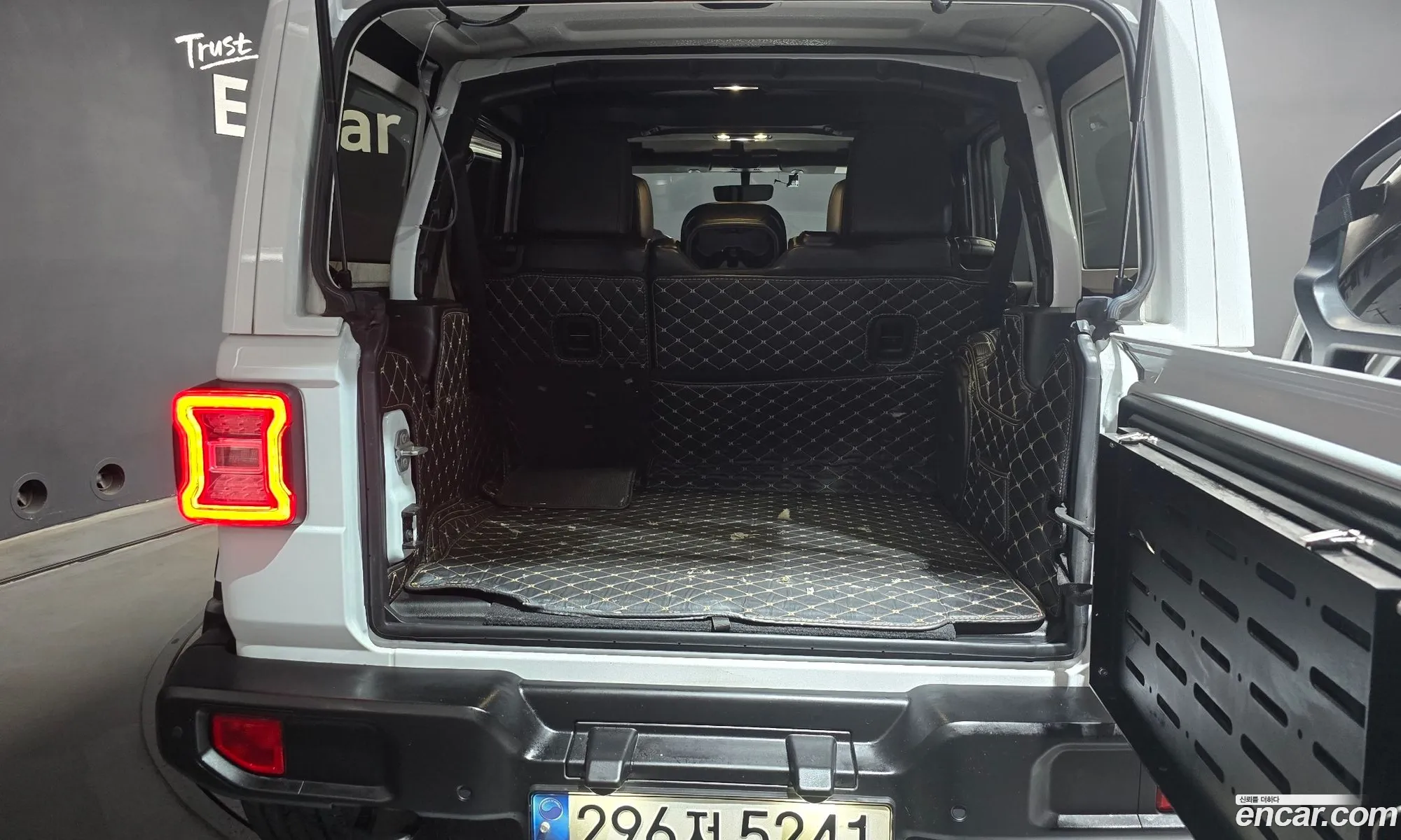 Jeep Wrangler 2021 — 30