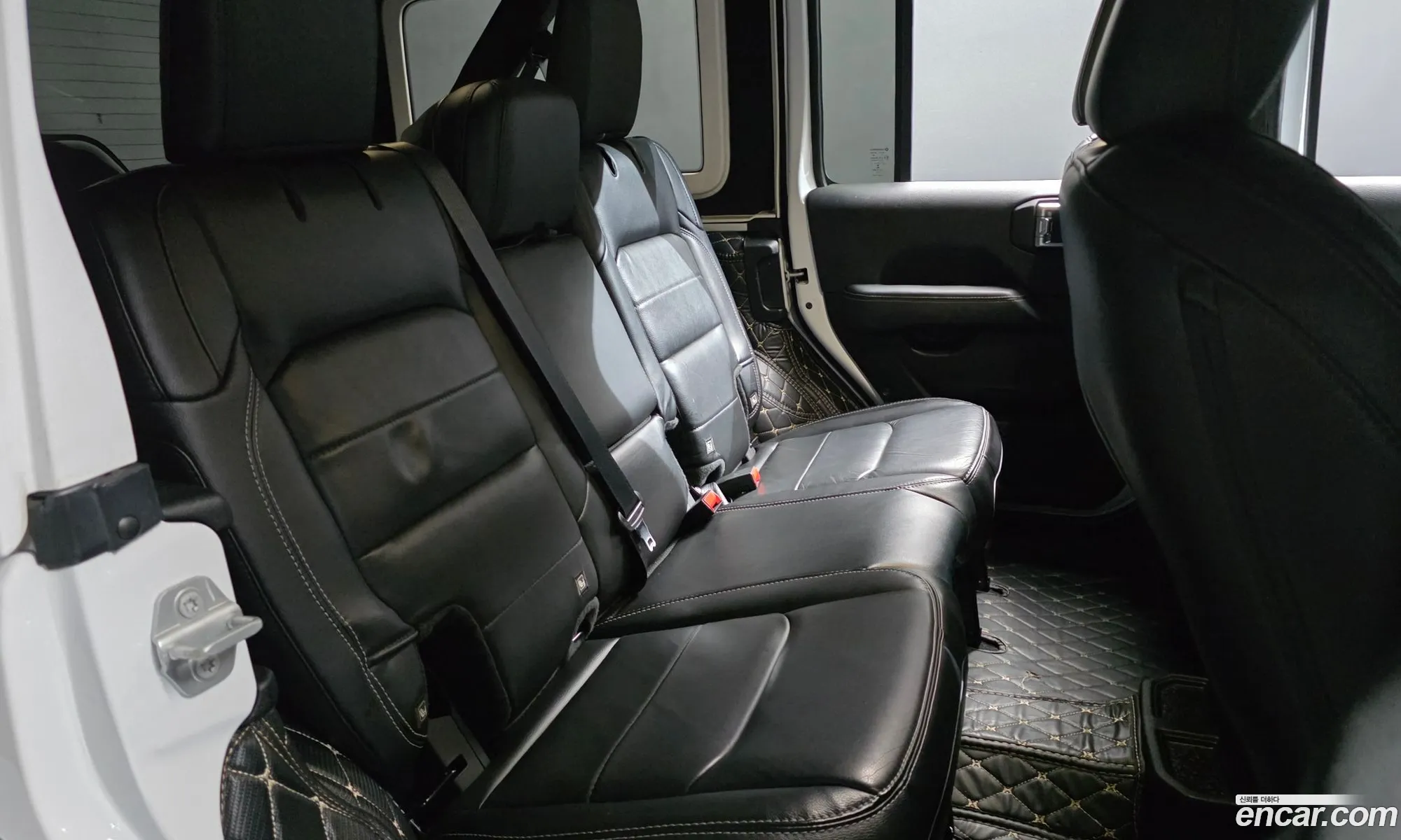 Jeep Wrangler 2021 — 17