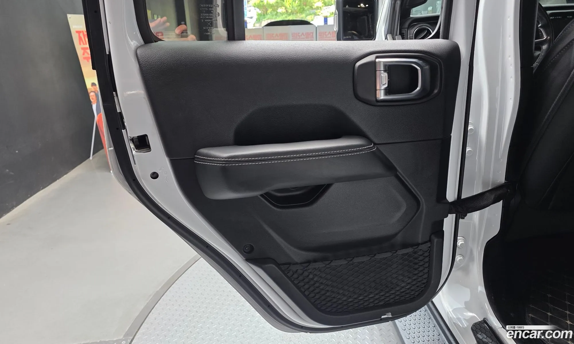 Jeep Wrangler 2021 — 15