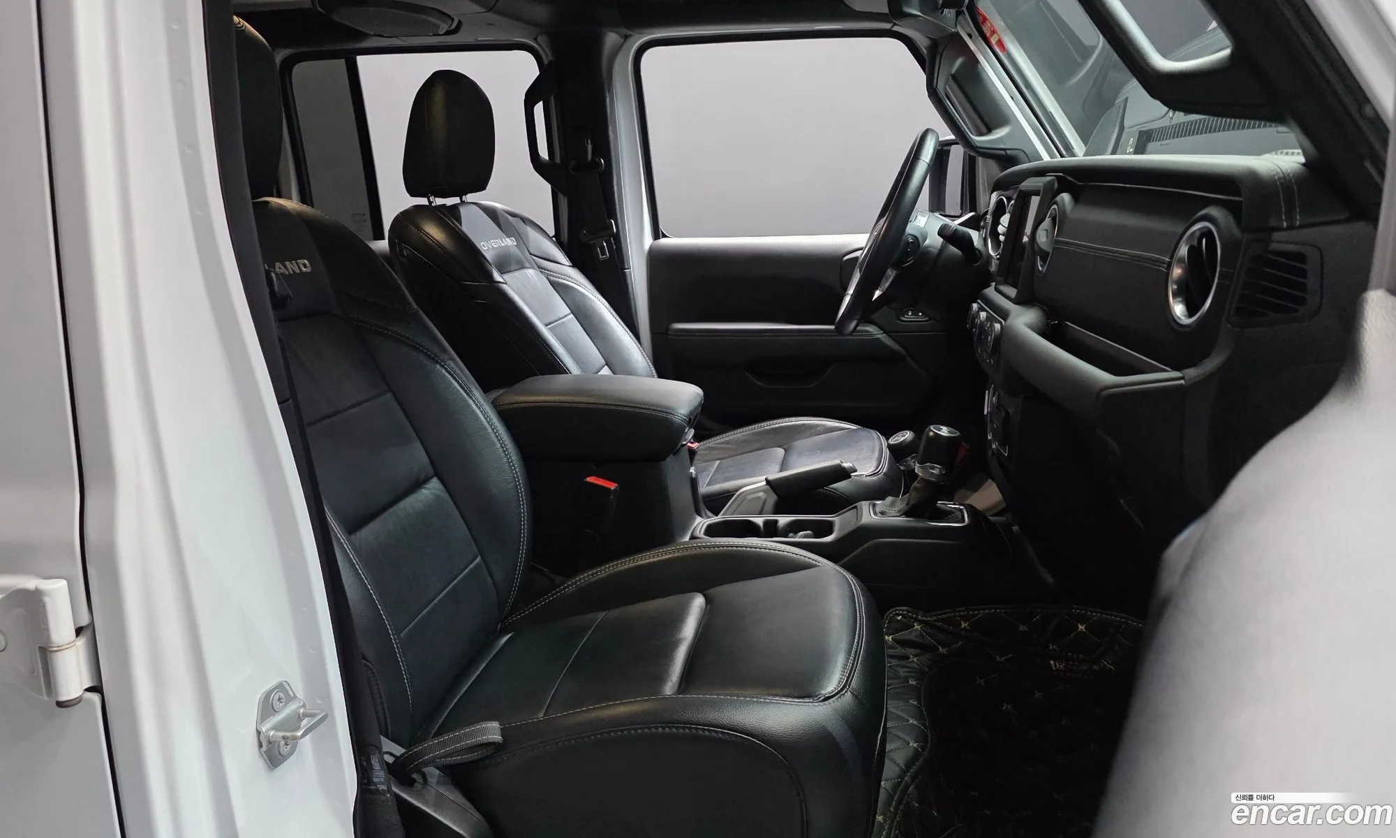 Jeep Wrangler 2021 — 28
