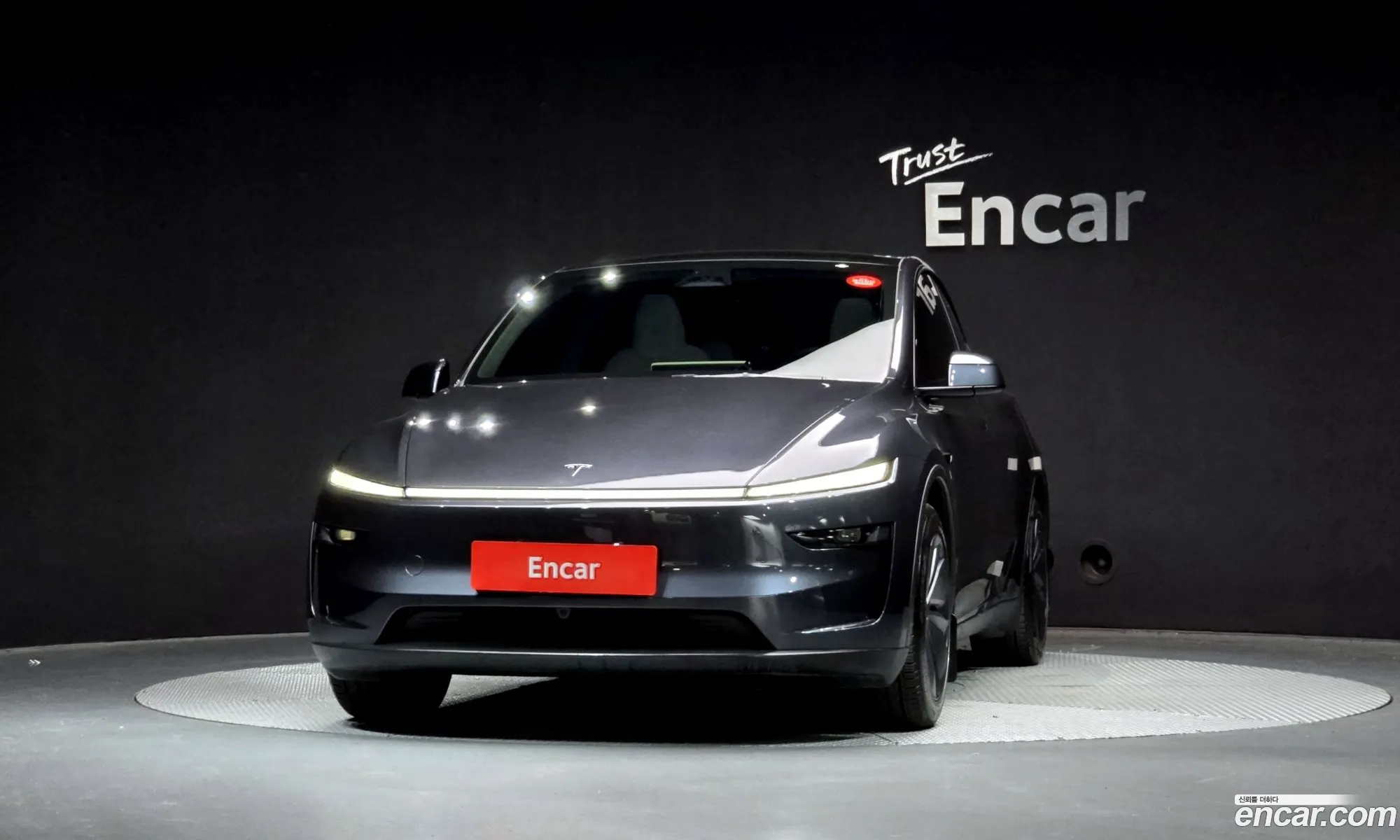 Tesla Model Y 2025 — 4