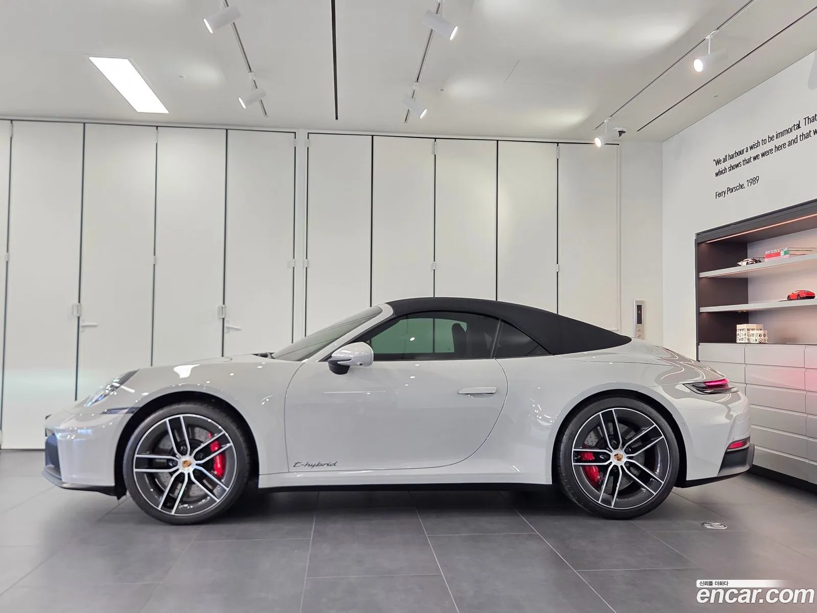 Porsche 911 2025 — 2
