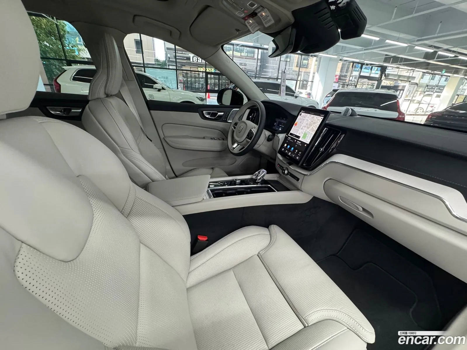 Volvo XC60 2026 — 14