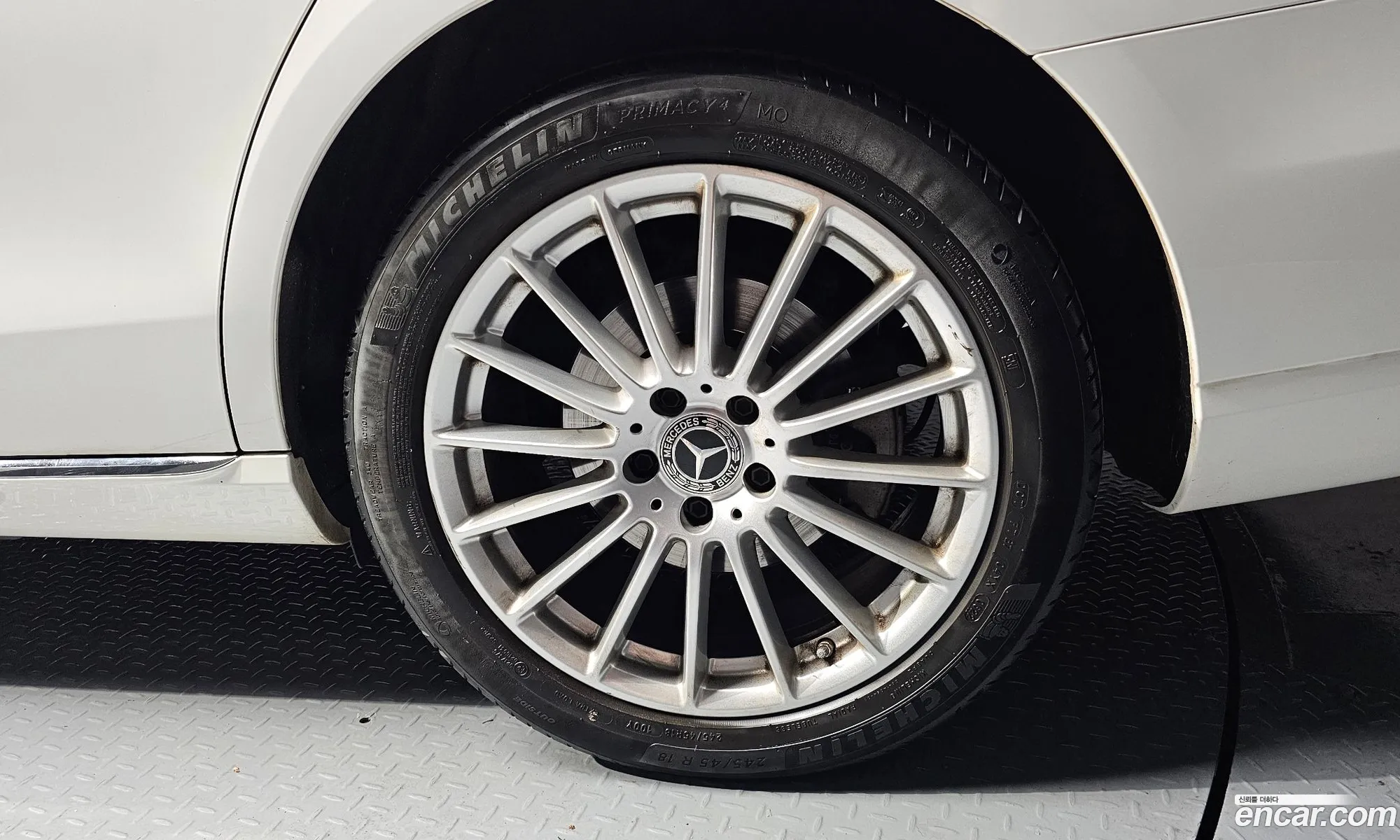 Mercedes-Benz E-Class W213 2022 — 26