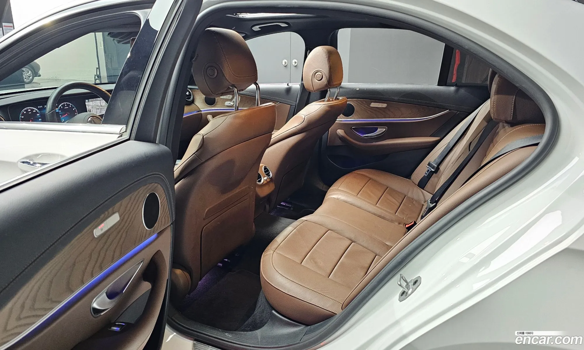 Mercedes-Benz E-Class W213 2022 — 25
