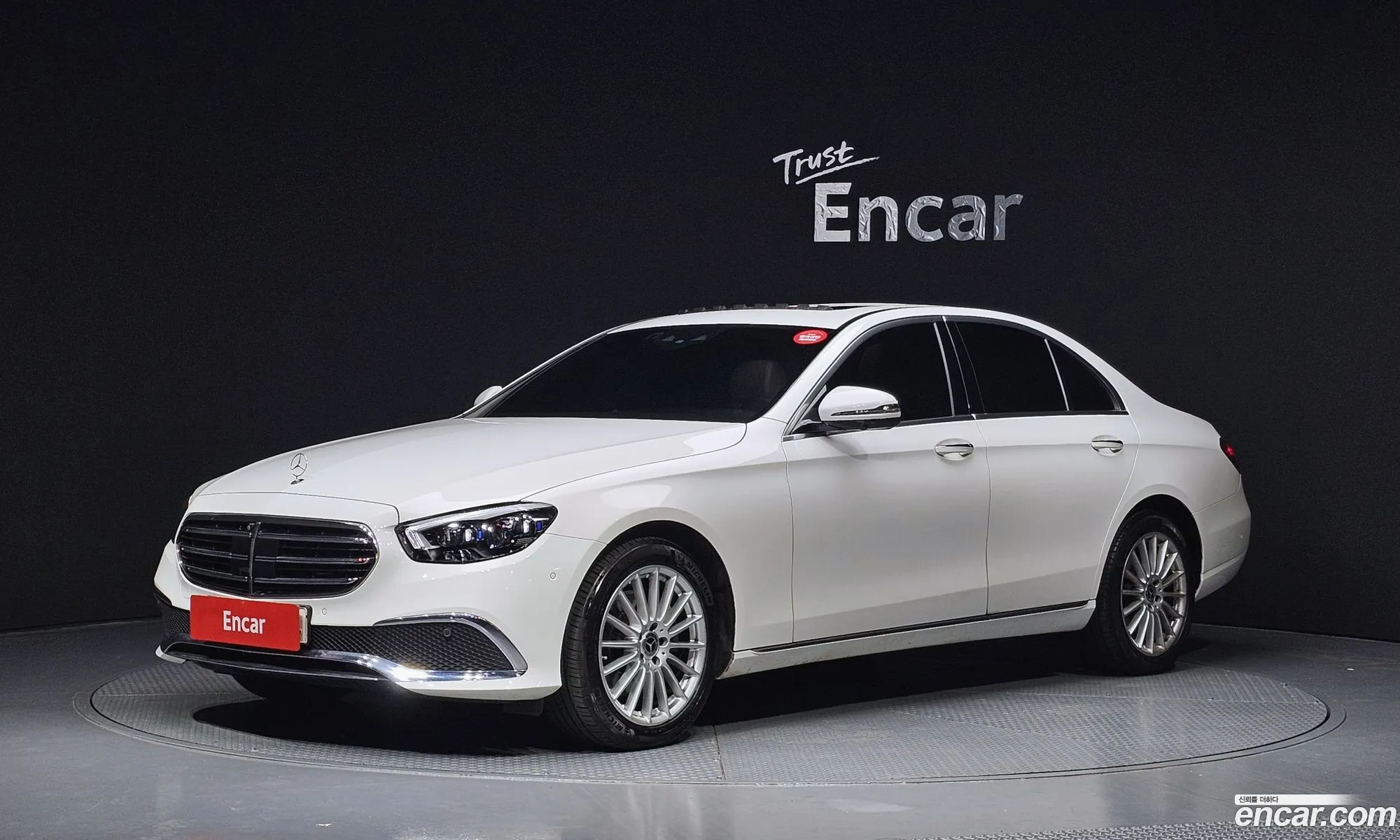Mercedes-Benz E-Class W213 2022 — 27