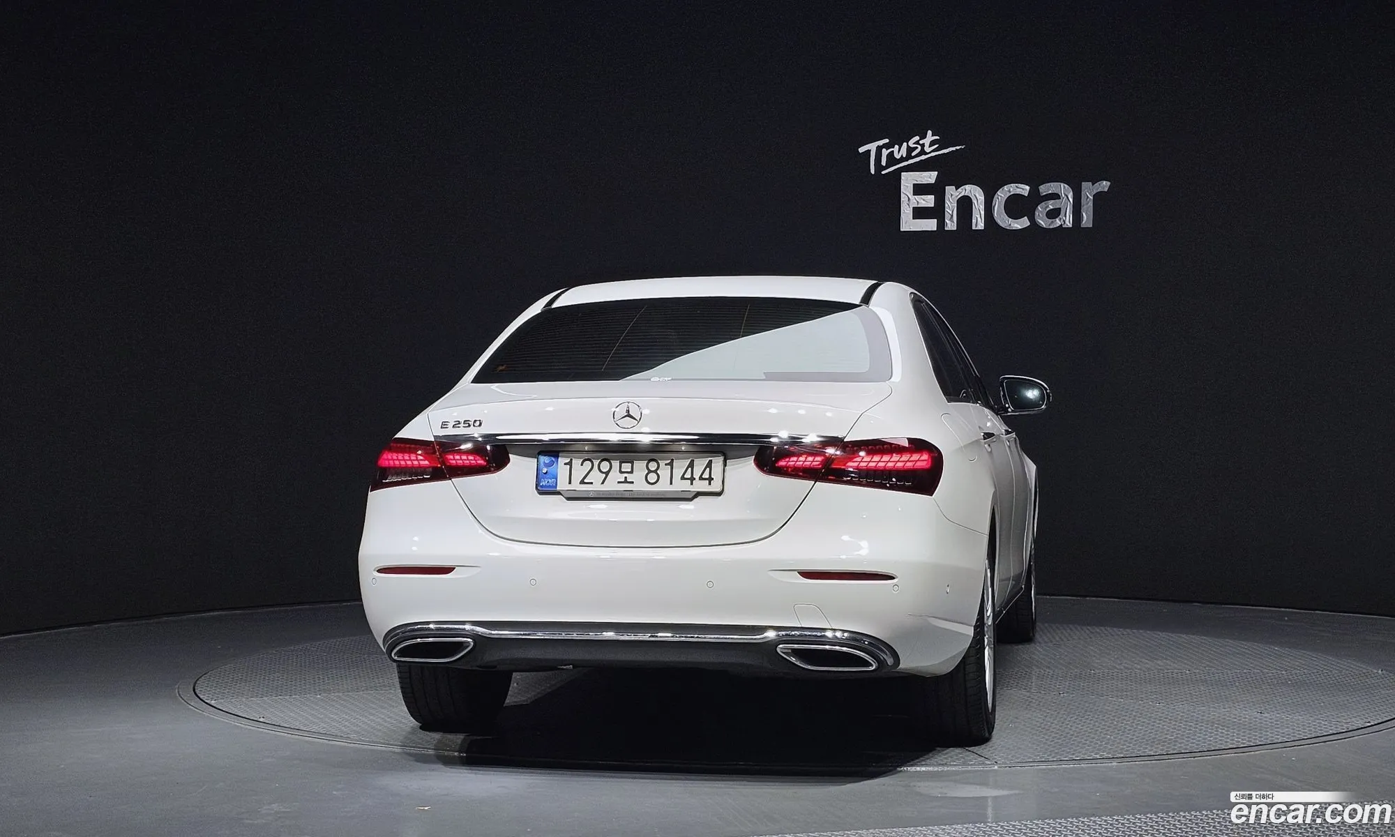 Mercedes-Benz E-Class W213 2022 — 21
