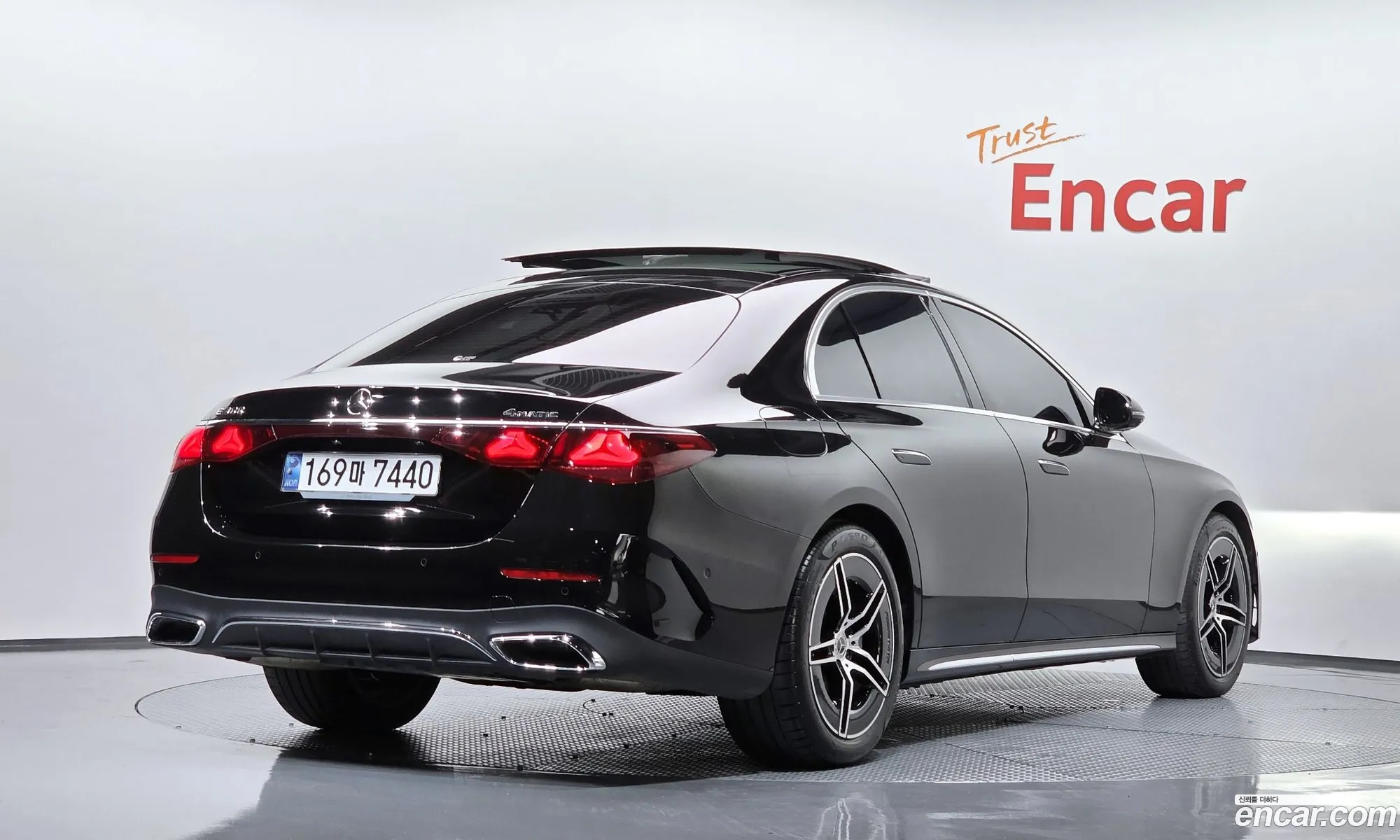 Mercedes-Benz E-Class W214 2024 — 19