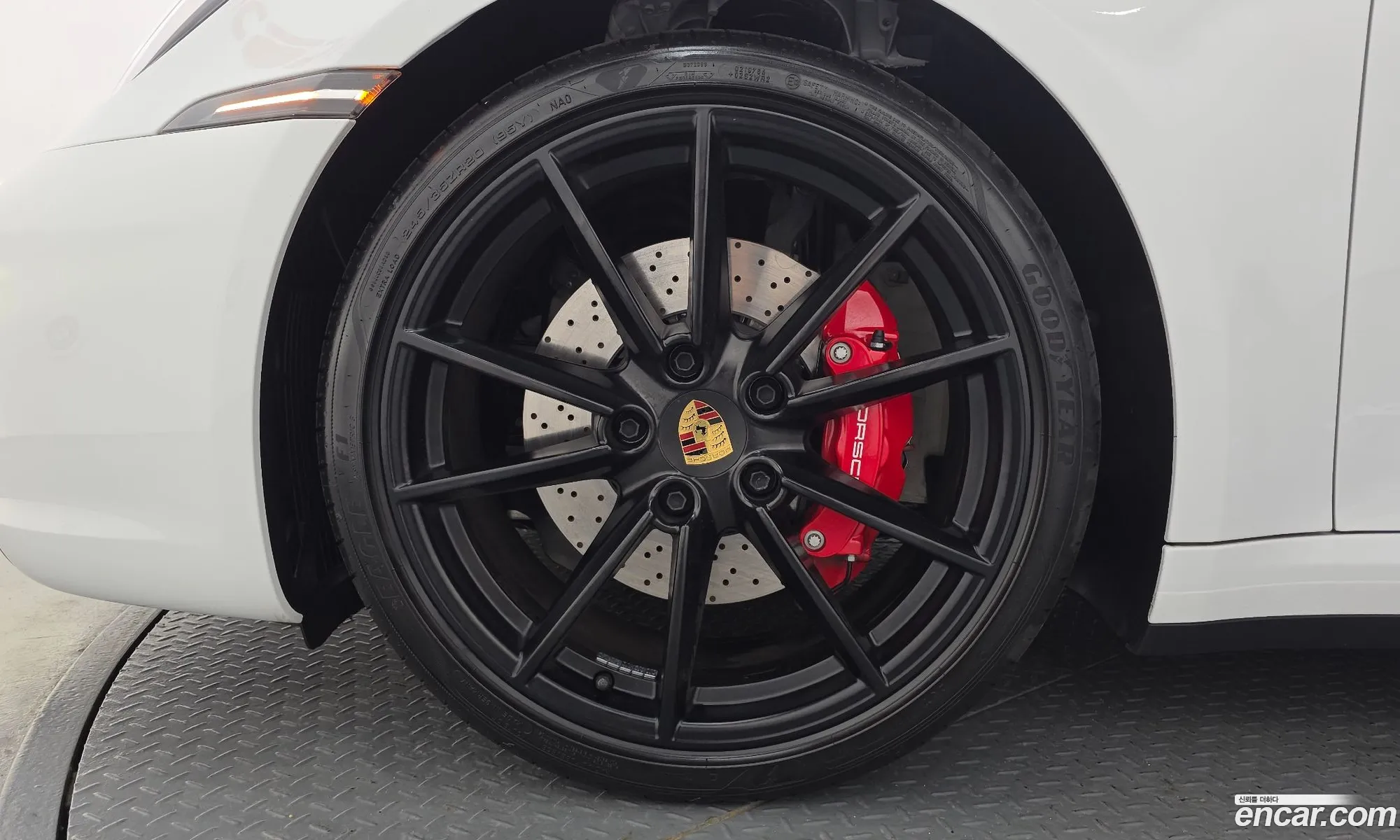 Porsche 911 2024 WP0AB2996RS218621 — 33