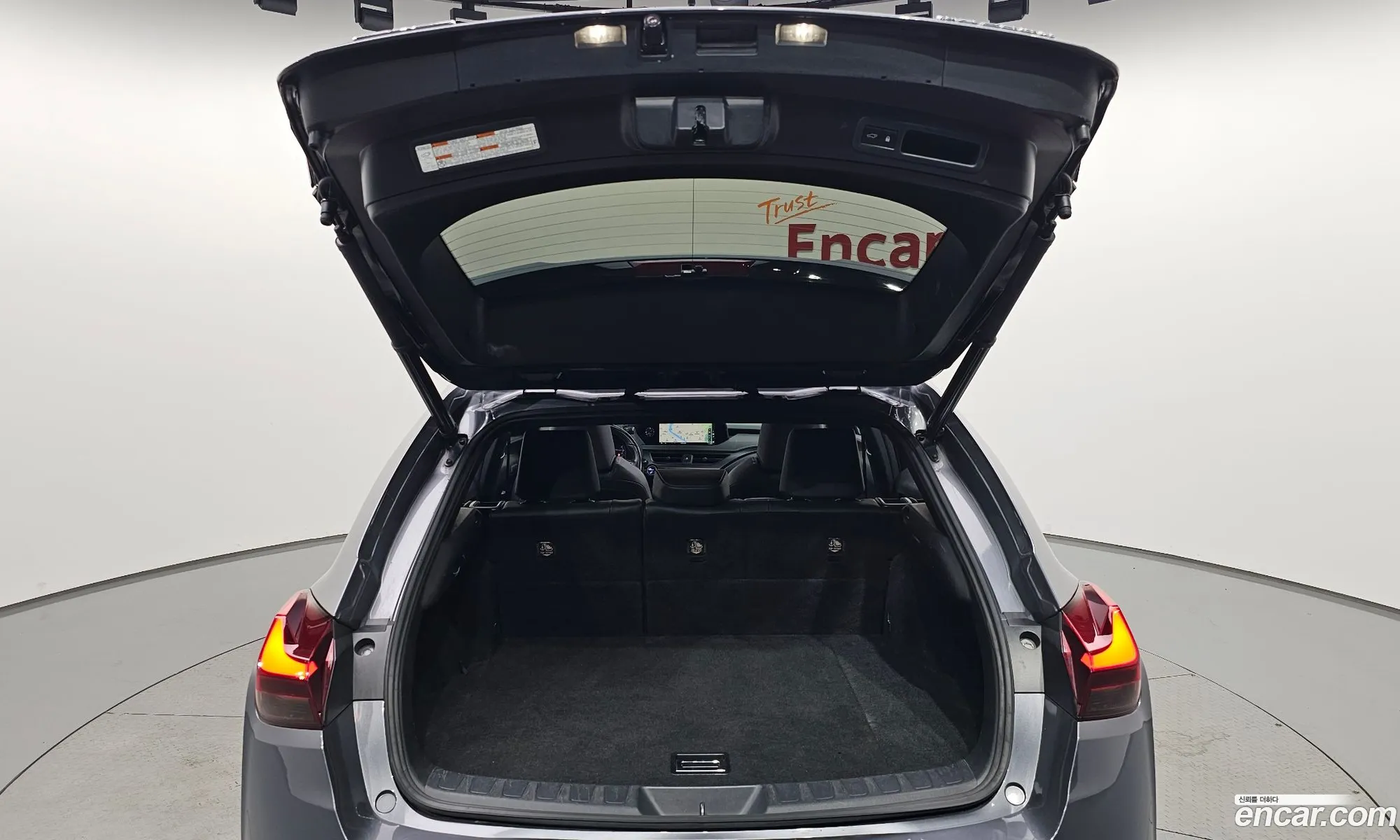 Lexus UX250h 2019 JTHU9JBH8K2000933 — 26