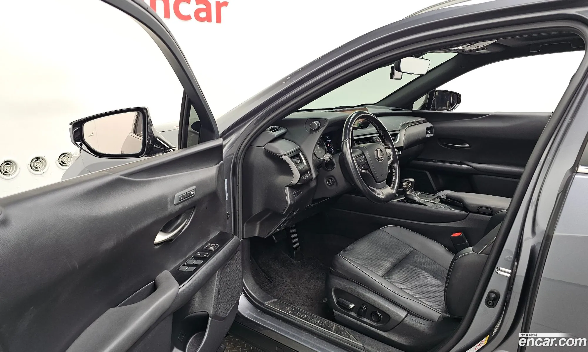 Lexus UX250h 2019 JTHU9JBH8K2000933 — 7