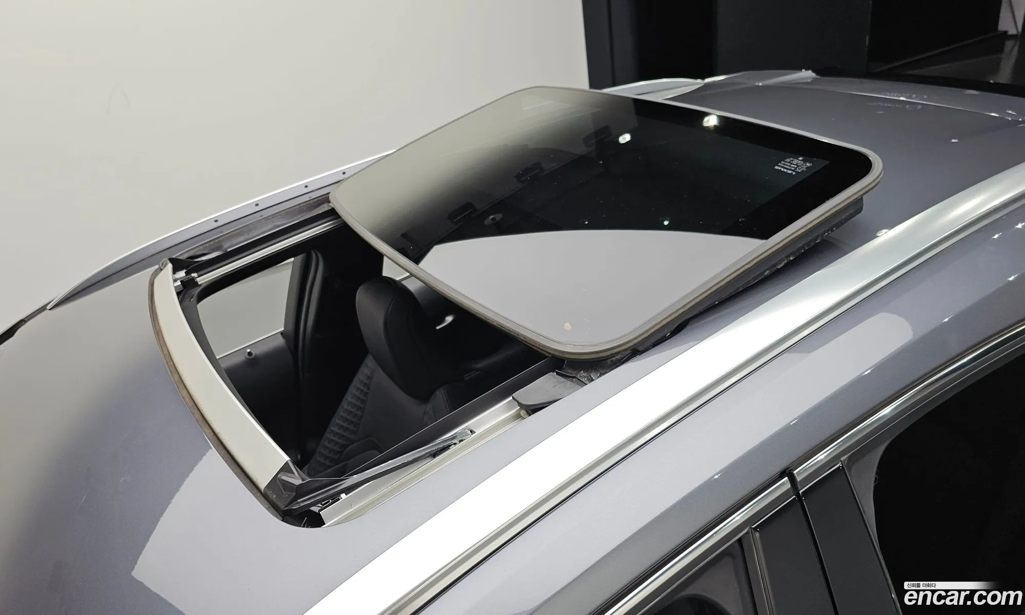Lexus UX250h 2019 JTHU9JBH8K2000933 — 30