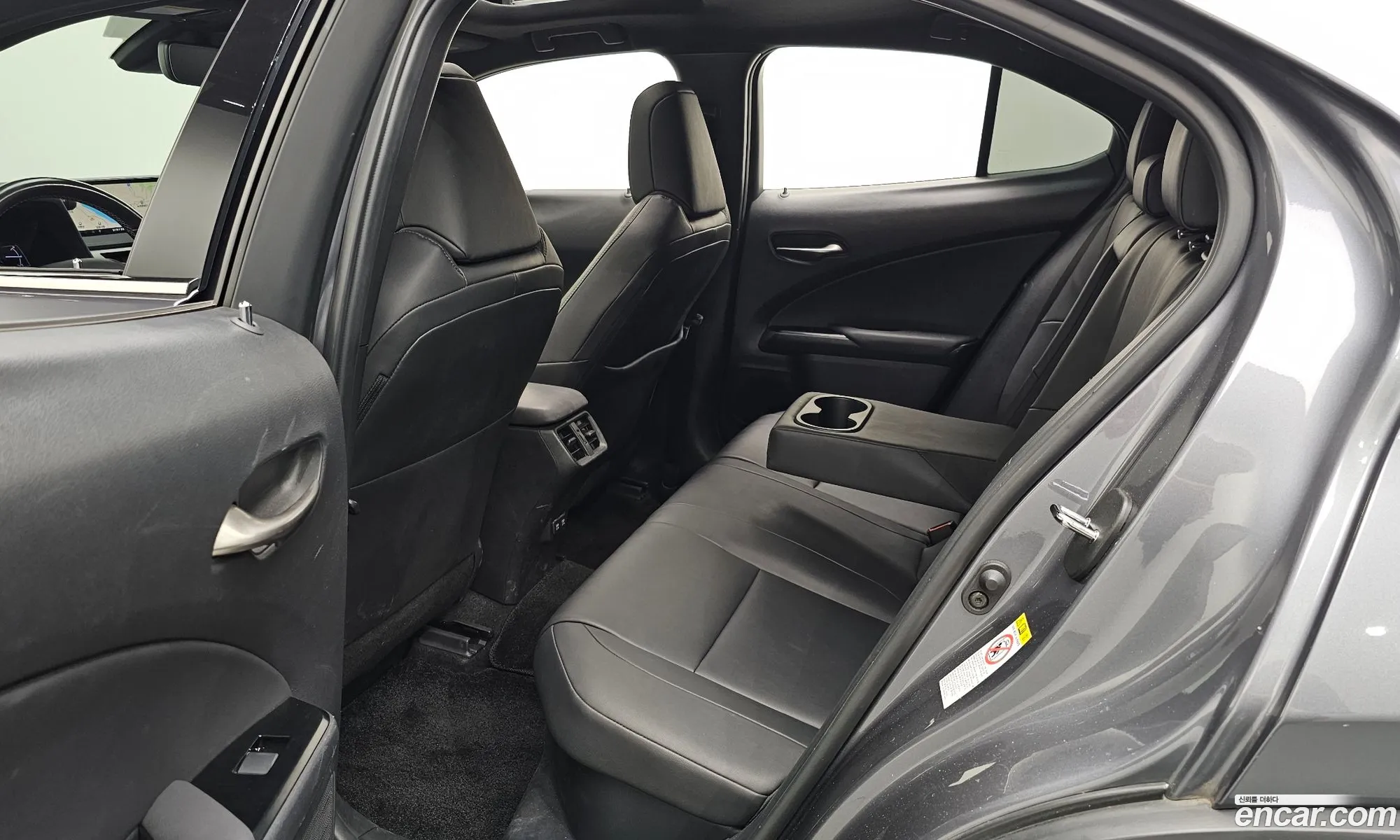 Lexus UX250h 2019 JTHU9JBH8K2000933 — 29