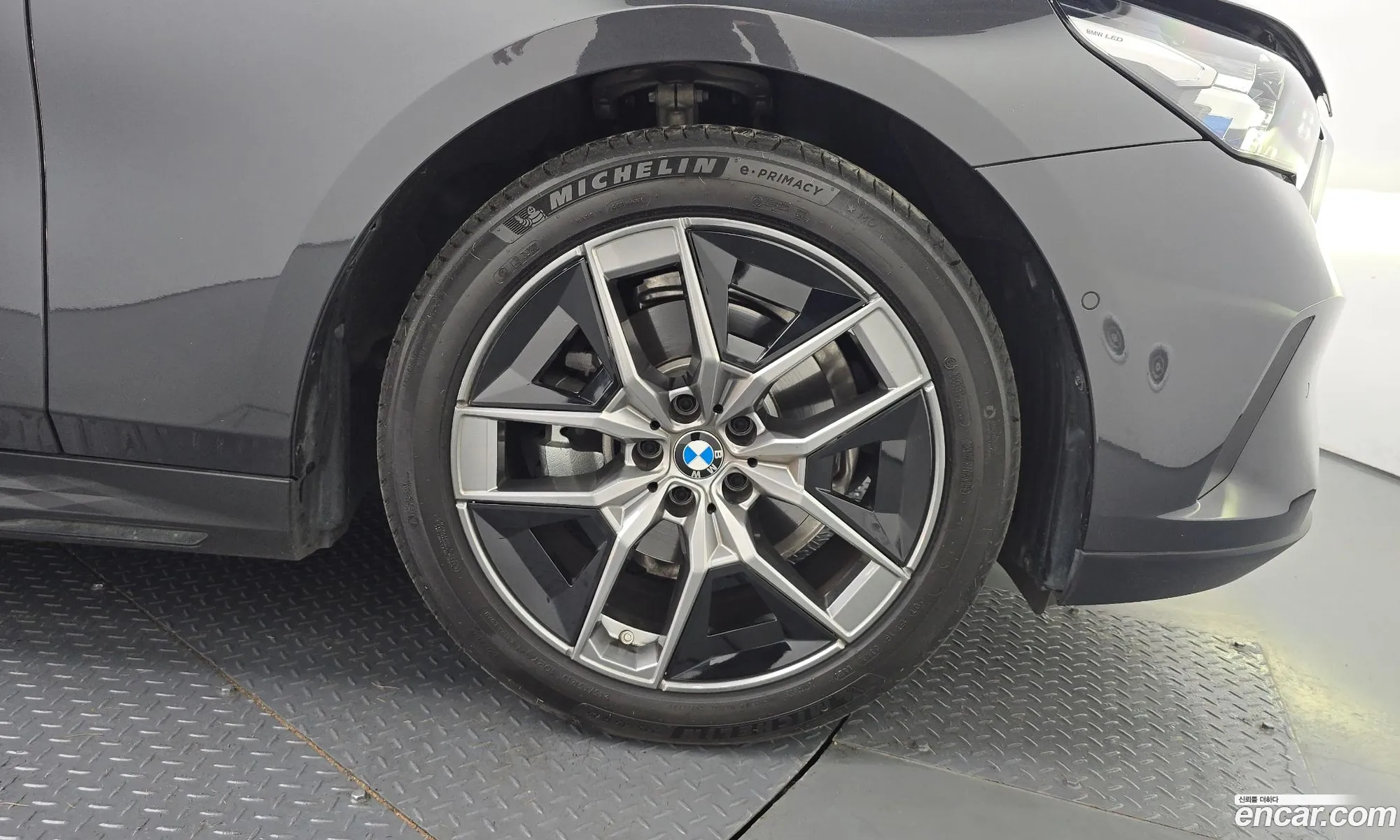 BMW 5 Series 2025 — 24