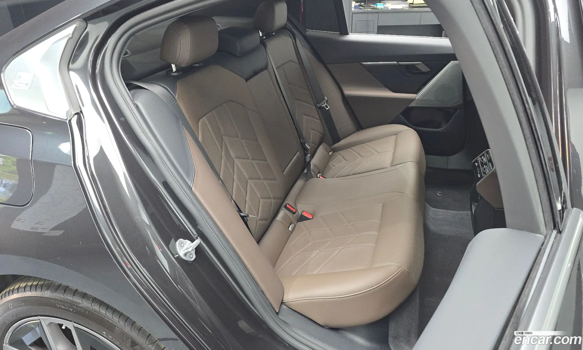 BMW 5 Series 2025 — 30