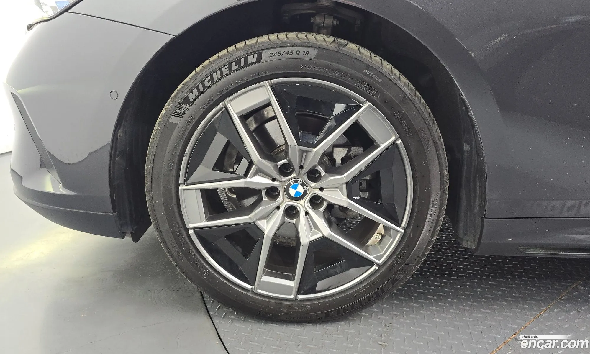 BMW 5 Series 2025 — 29
