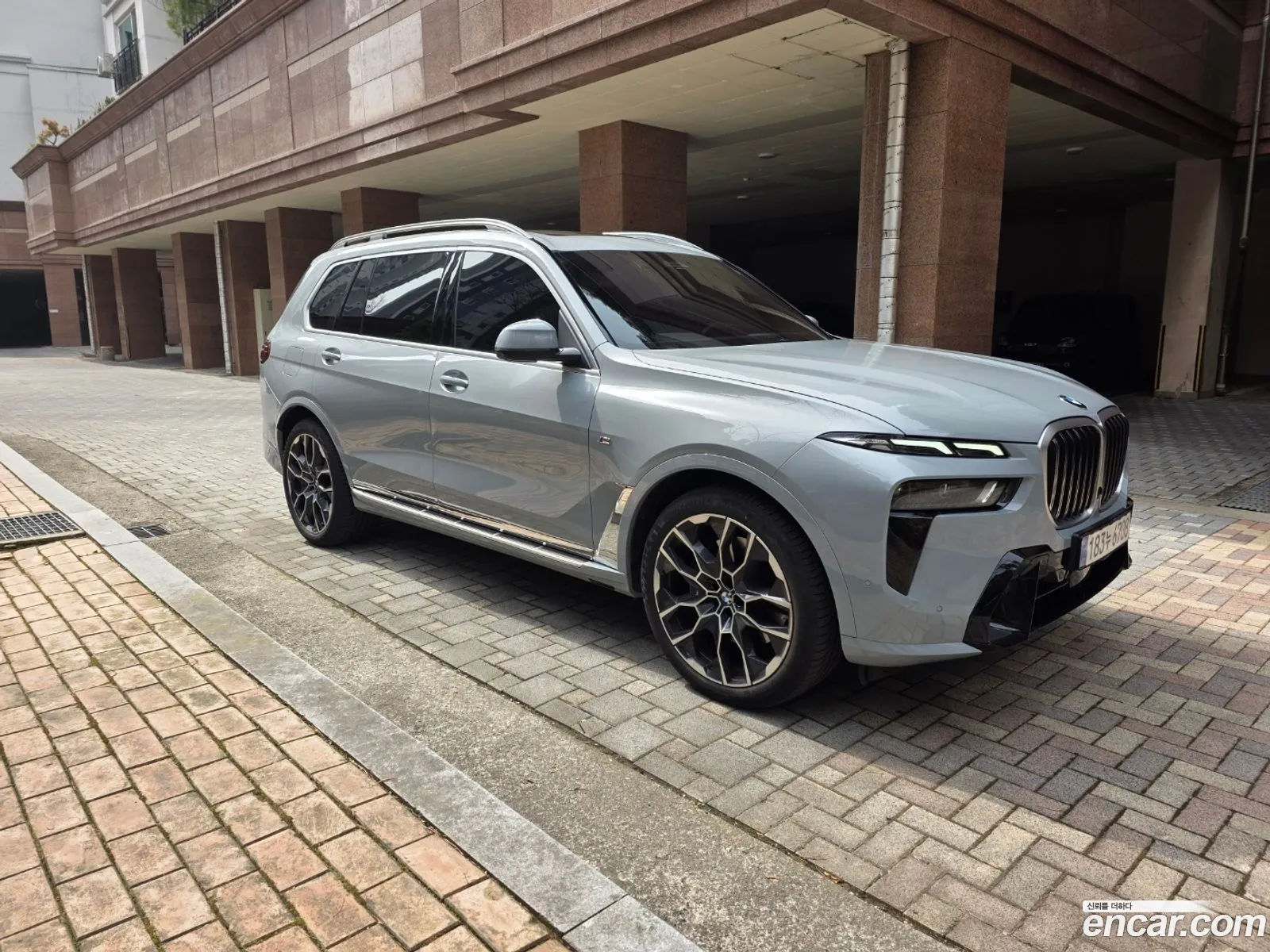 BMW X7 2023 — 10