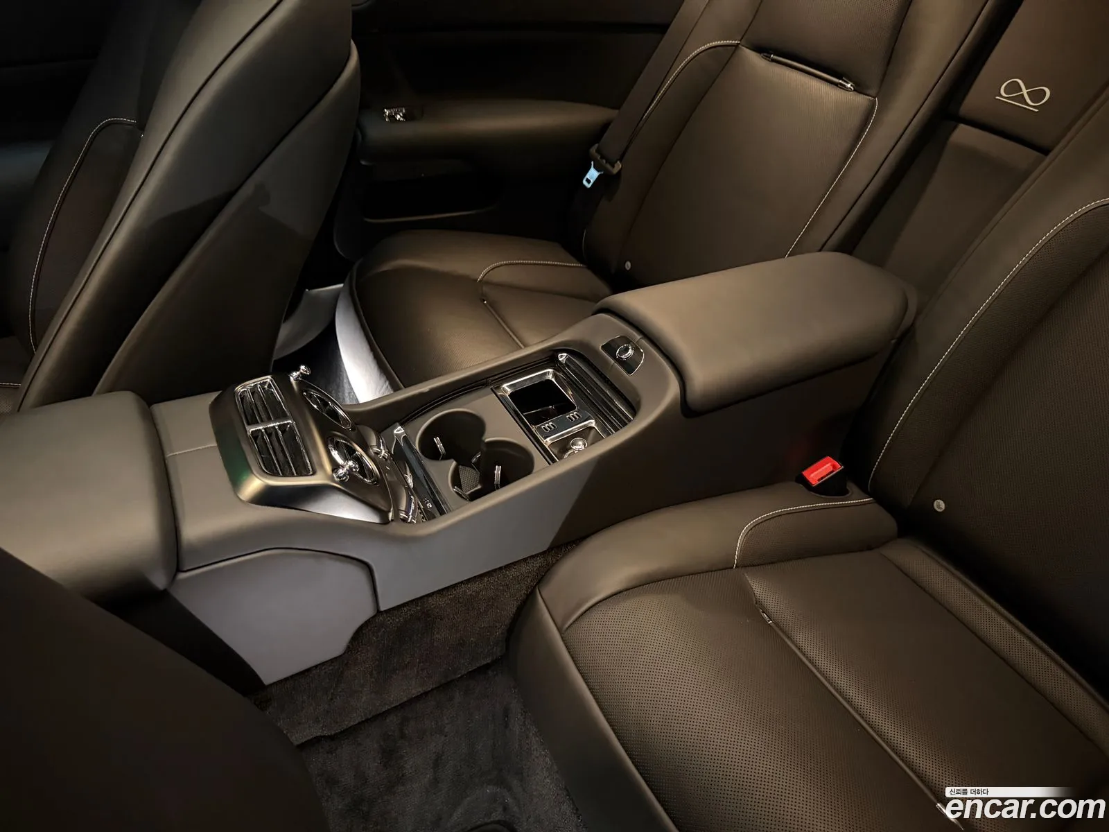 Rolls-Royce Wraith 2021 — 12