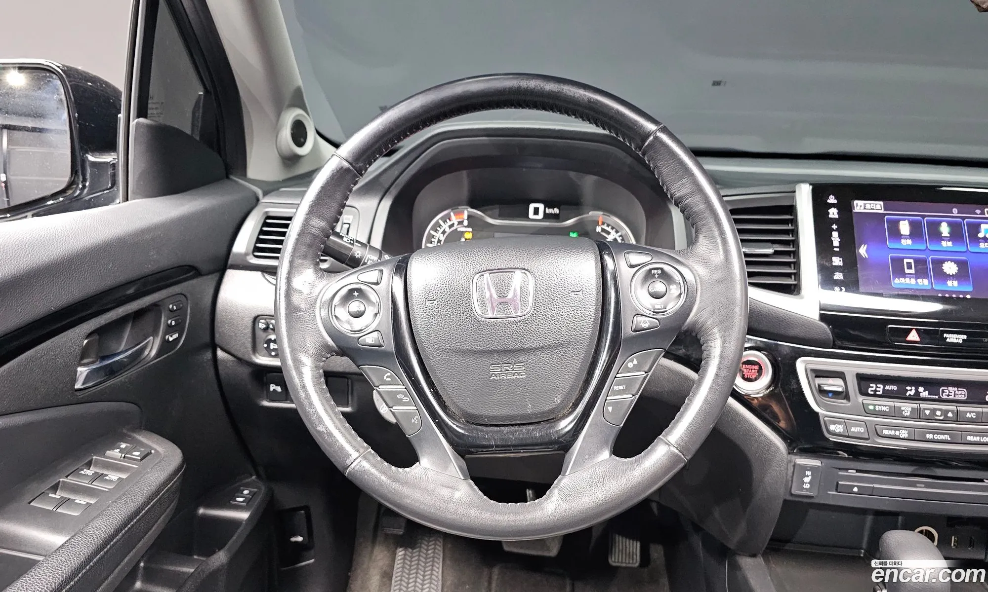 Honda Pilot 2018 5FNYF6850JB200484 — 23