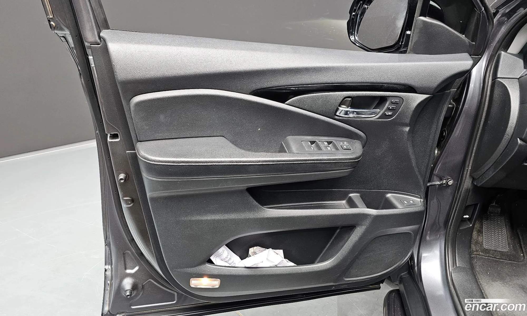 Honda Pilot 2018 5FNYF6850JB200484 — 29